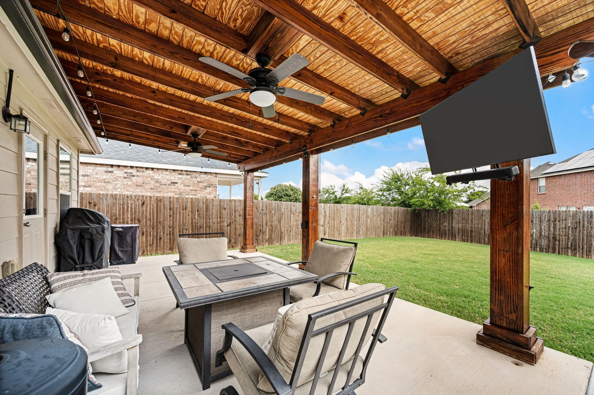 Single Family Residence For Sale in Tarrant County , 9112 Lookout Point, Fort Worth, Texas 76179, 3 Bedroom, 2 Bathroom, 2 Garage spaces, 1,431 Sqft, built in 2020, mls#21329832, Real Estate Agent in Fort Worth, Homes For Sale in Tarrant county, Homes For Sale in Fort Worth, Realtor in Fort Worth Texas, Real Estate Brokerage Independent Realty Texas, Luminita Cordes Realtor