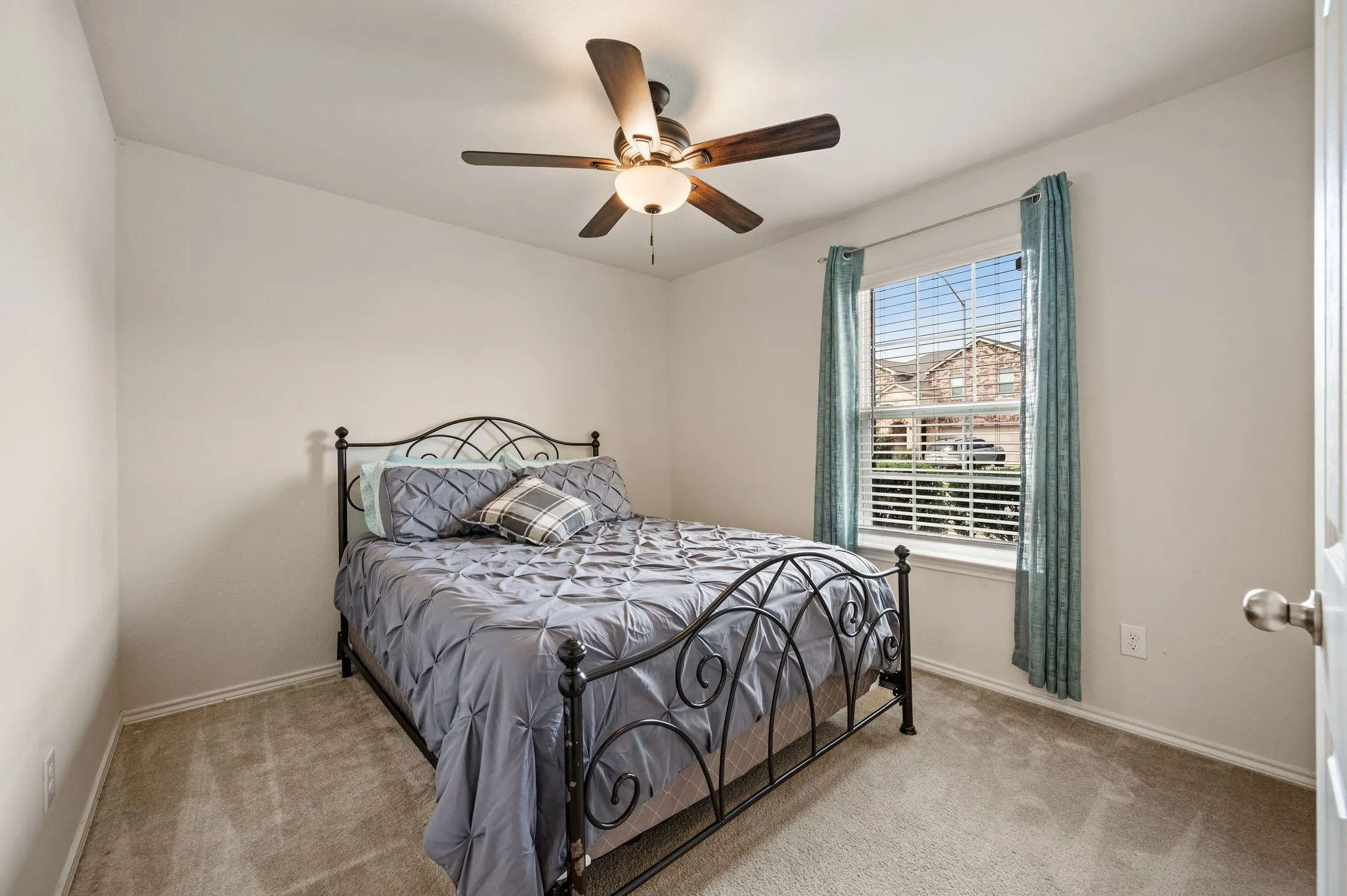 Single Family Residence For Sale in Tarrant County , 9112 Lookout Point, Fort Worth, Texas 76179, 3 Bedroom, 2 Bathroom, 2 Garage spaces, 1,431 Sqft, built in 2020, mls#21329832, Real Estate Agent in Fort Worth, Homes For Sale in Tarrant county, Homes For Sale in Fort Worth, Realtor in Fort Worth Texas, Real Estate Brokerage Independent Realty Texas, Luminita Cordes Realtor