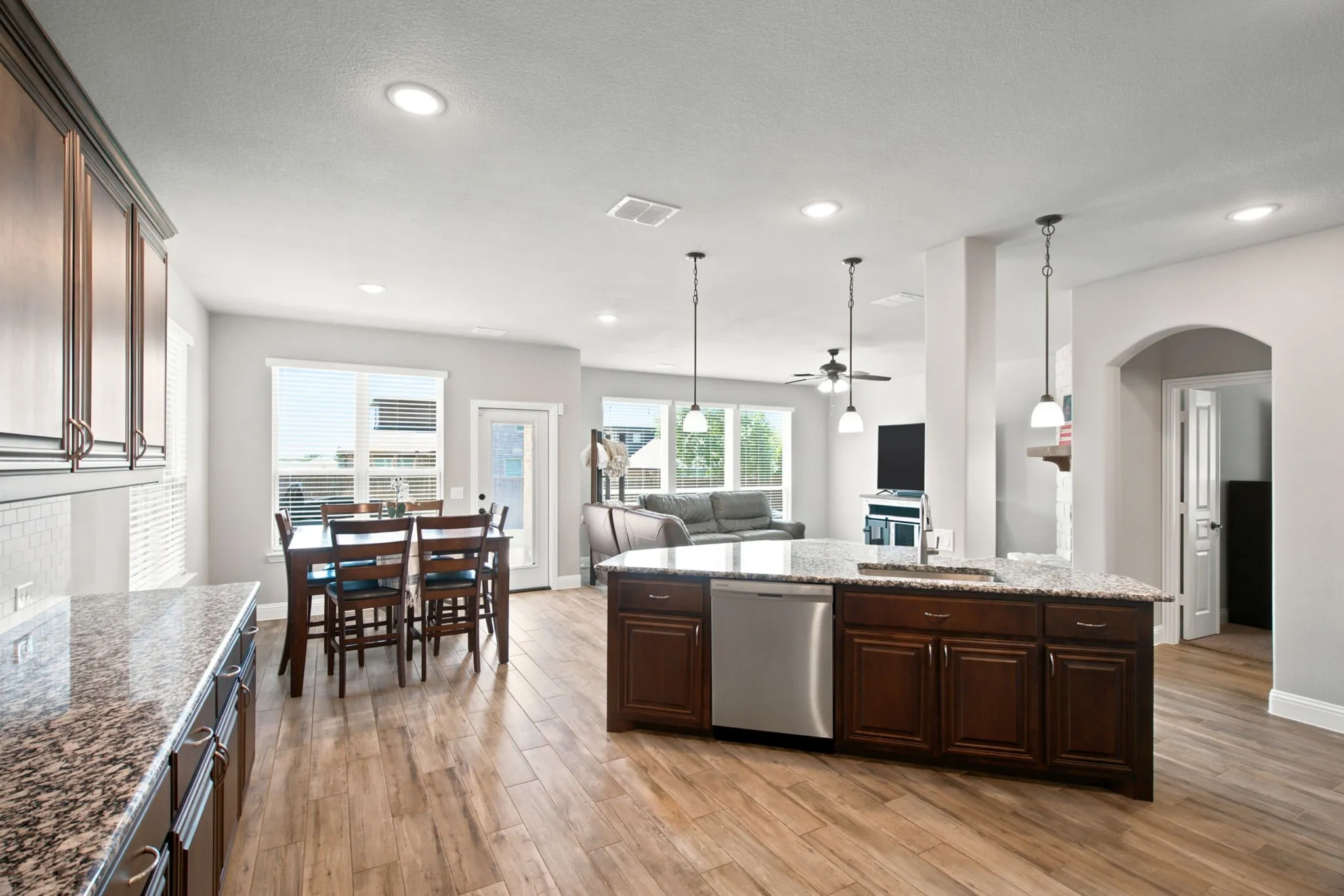 Single Family Residence For Sale in Denton County , 1106 Alderwood Drive, Justin, Texas 76247, 5 Bedroom, 4 Bathroom, 3 Garage spaces, 3,274 Sqft, built in 2019, mls#21330095, Real Estate Agent in Justin, Homes For Sale in Denton county, Homes For Sale in Justin, Realtor in Justin Texas, Real Estate Brokerage Independent Realty Texas, Luminita Cordes Realtor