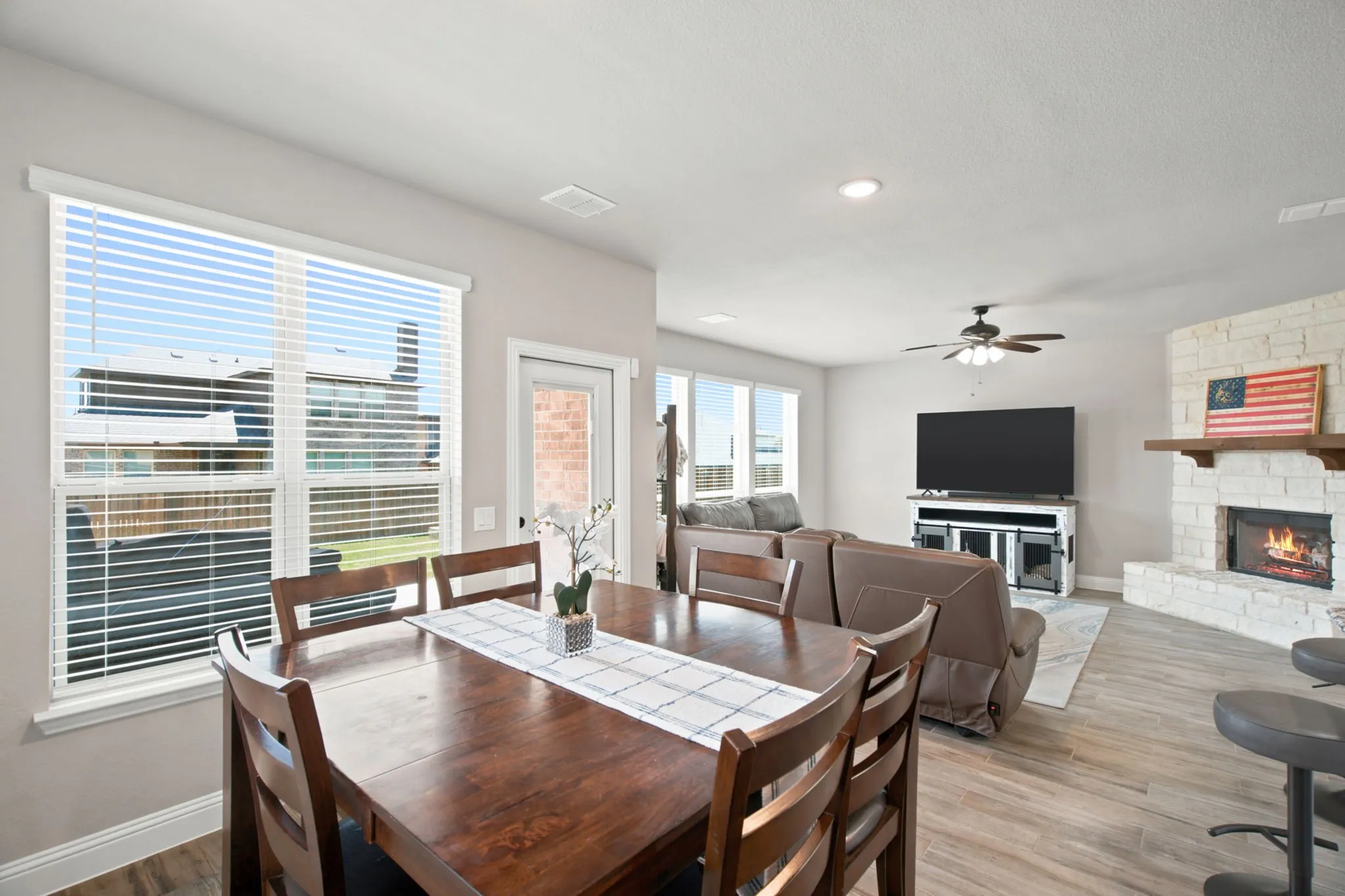 Single Family Residence For Sale in Denton County , 1106 Alderwood Drive, Justin, Texas 76247, 5 Bedroom, 4 Bathroom, 3 Garage spaces, 3,274 Sqft, built in 2019, mls#21330095, Real Estate Agent in Justin, Homes For Sale in Denton county, Homes For Sale in Justin, Realtor in Justin Texas, Real Estate Brokerage Independent Realty Texas, Luminita Cordes Realtor