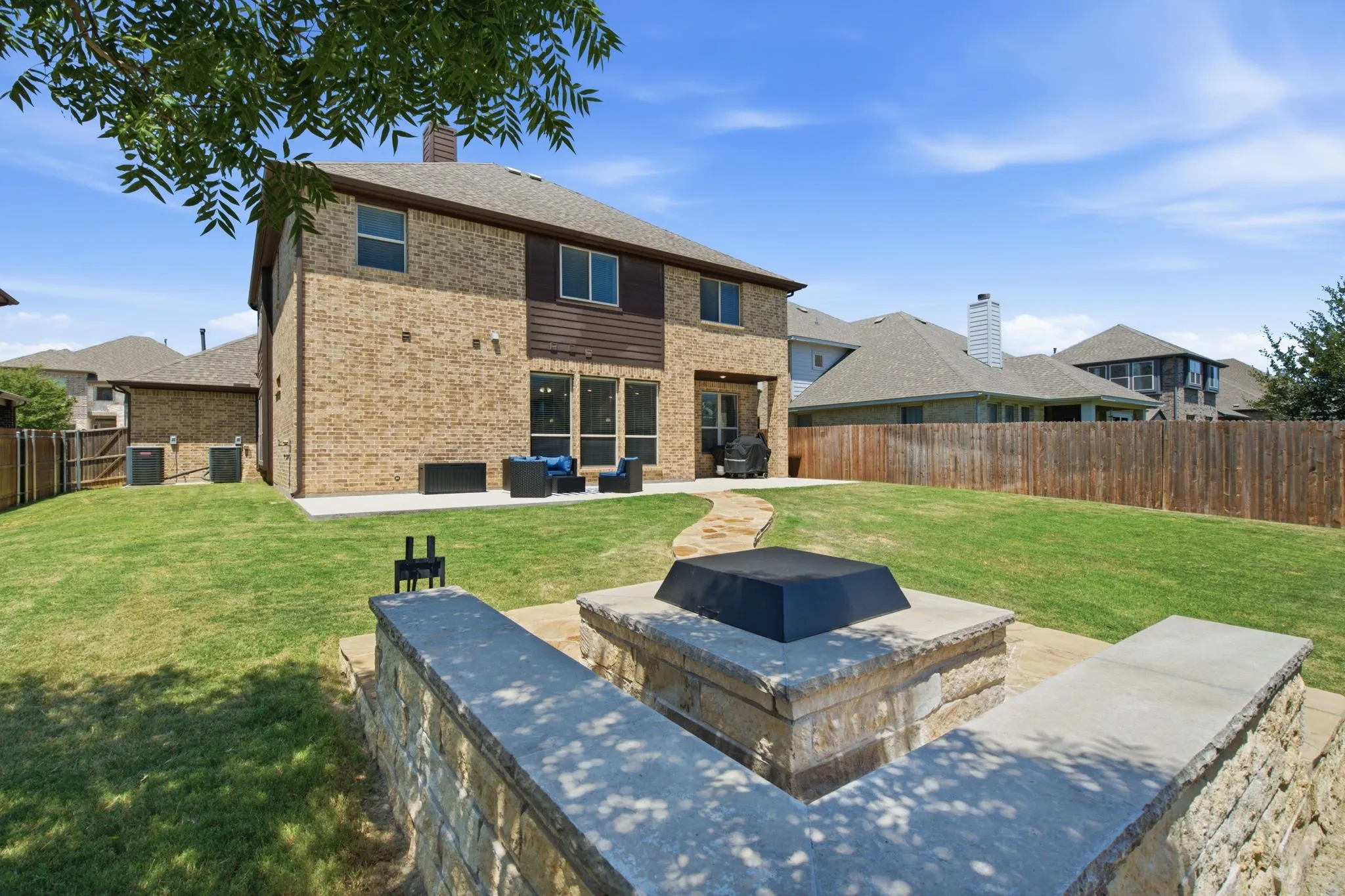 Single Family Residence For Sale in Denton County , 1106 Alderwood Drive, Justin, Texas 76247, 5 Bedroom, 4 Bathroom, 3 Garage spaces, 3,274 Sqft, built in 2019, mls#21330095, Real Estate Agent in Justin, Homes For Sale in Denton county, Homes For Sale in Justin, Realtor in Justin Texas, Real Estate Brokerage Independent Realty Texas, Luminita Cordes Realtor
