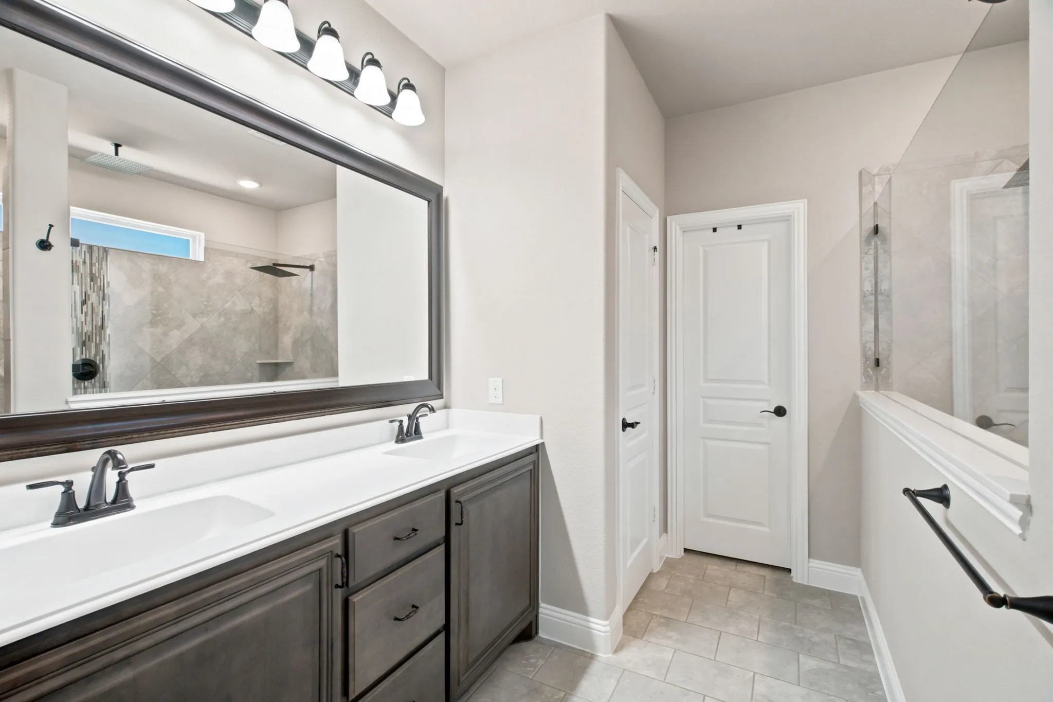 Single Family Residence For Sale in Denton County , 1106 Alderwood Drive, Justin, Texas 76247, 5 Bedroom, 4 Bathroom, 3 Garage spaces, 3,274 Sqft, built in 2019, mls#21330095, Real Estate Agent in Justin, Homes For Sale in Denton county, Homes For Sale in Justin, Realtor in Justin Texas, Real Estate Brokerage Independent Realty Texas, Luminita Cordes Realtor