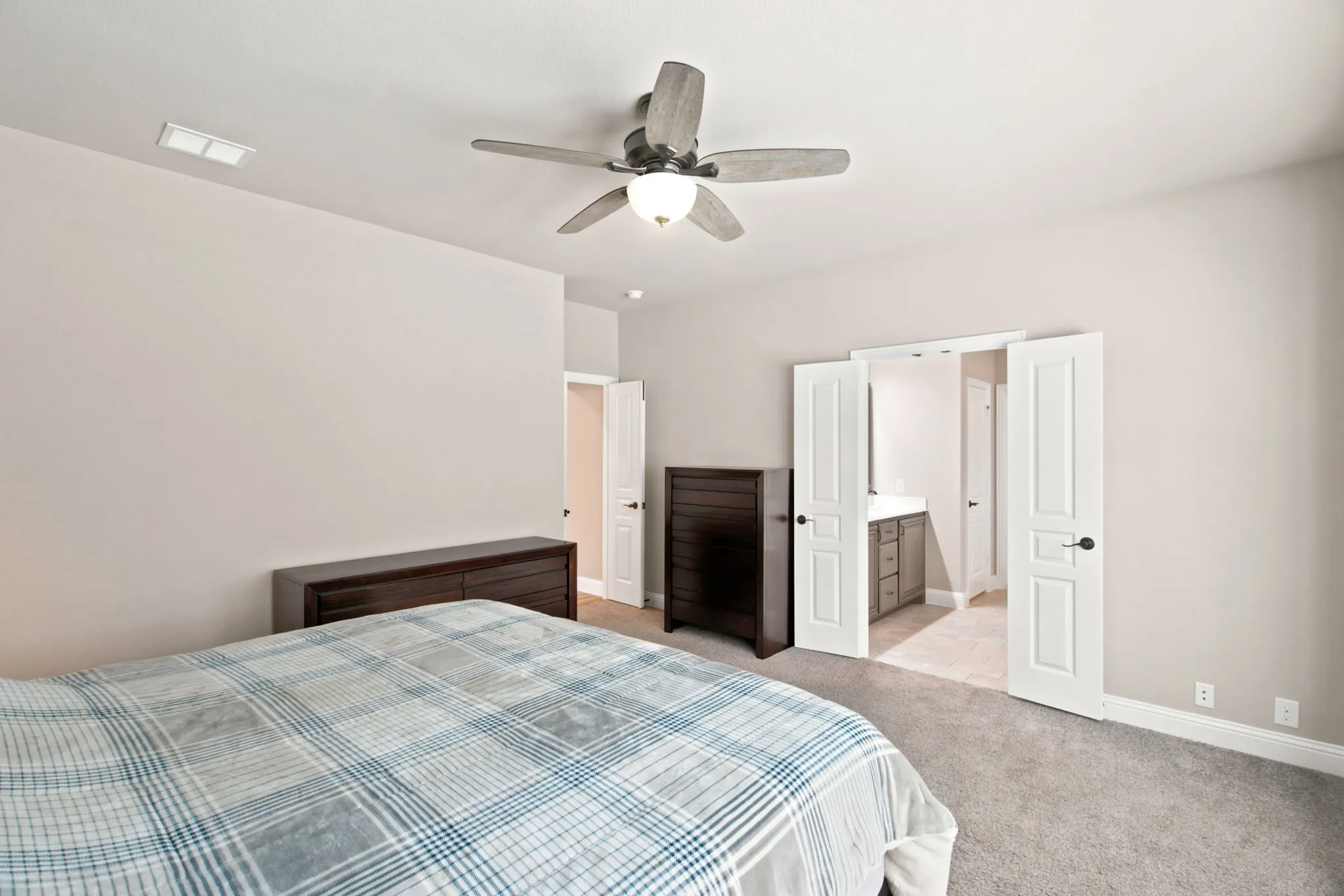 Single Family Residence For Sale in Denton County , 1106 Alderwood Drive, Justin, Texas 76247, 5 Bedroom, 4 Bathroom, 3 Garage spaces, 3,274 Sqft, built in 2019, mls#21330095, Real Estate Agent in Justin, Homes For Sale in Denton county, Homes For Sale in Justin, Realtor in Justin Texas, Real Estate Brokerage Independent Realty Texas, Luminita Cordes Realtor