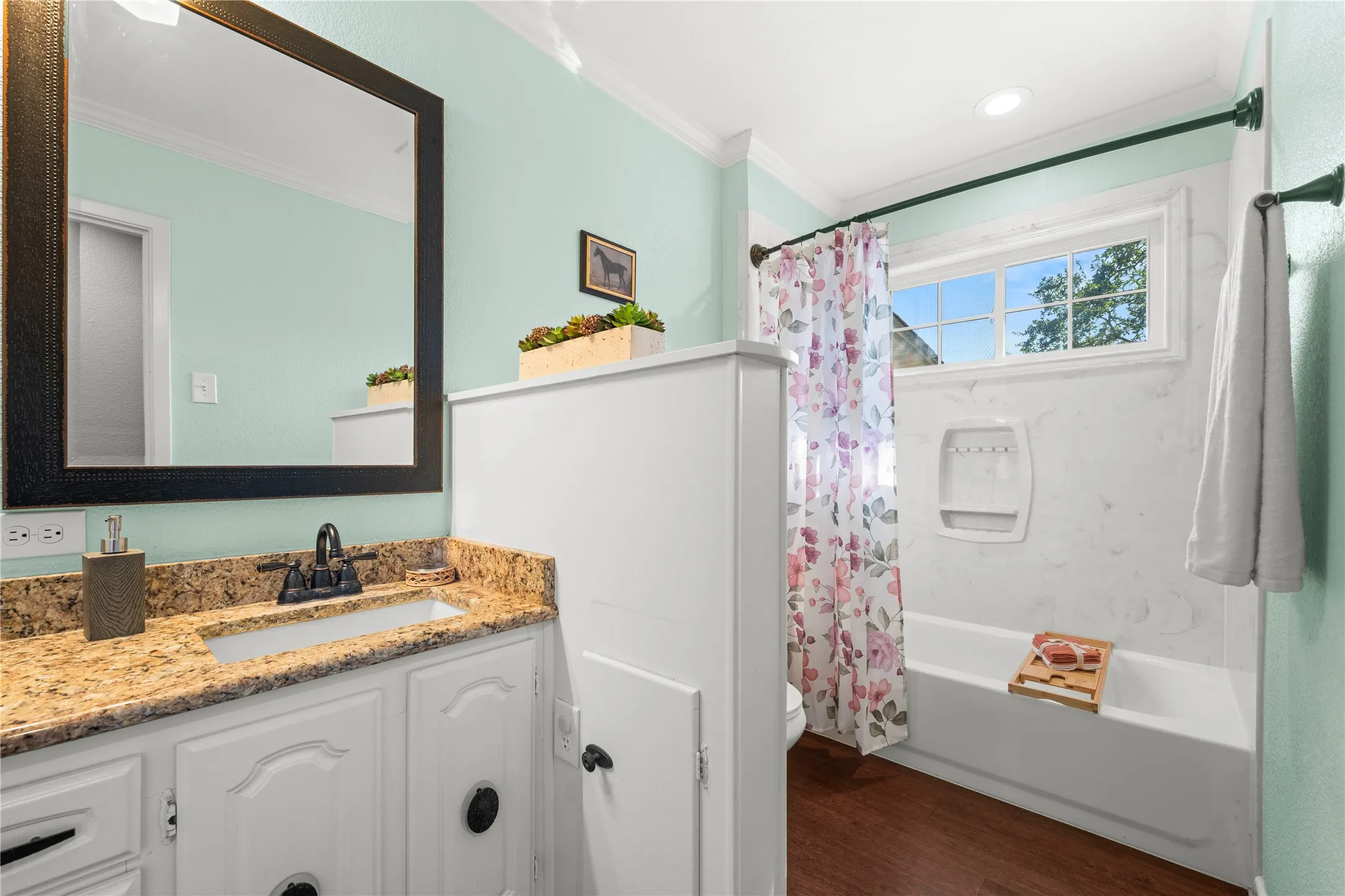 Single Family Residence For Sale in Mc Lennan County , 1305 S Old Temple Road, Lorena, Texas 76655, 3 Bedroom, 2 Bathroom, 2 Garage spaces, 1,668 Sqft, built in 1959, mls#21331346, Real Estate Agent in Lorena, Homes For Sale in Mc Lennan county, Homes For Sale in Lorena, Realtor in Lorena Texas, Real Estate Brokerage Independent Realty Texas, Luminita Cordes Realtor