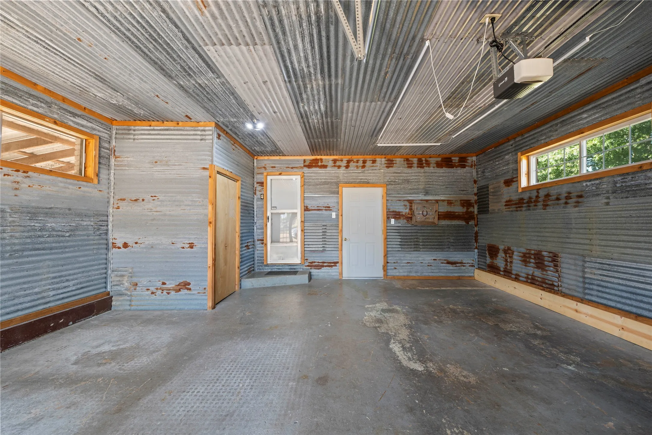 Single Family Residence For Sale in Mc Lennan County , 1305 S Old Temple Road, Lorena, Texas 76655, 3 Bedroom, 2 Bathroom, 2 Garage spaces, 1,668 Sqft, built in 1959, mls#21331346, Real Estate Agent in Lorena, Homes For Sale in Mc Lennan county, Homes For Sale in Lorena, Realtor in Lorena Texas, Real Estate Brokerage Independent Realty Texas, Luminita Cordes Realtor