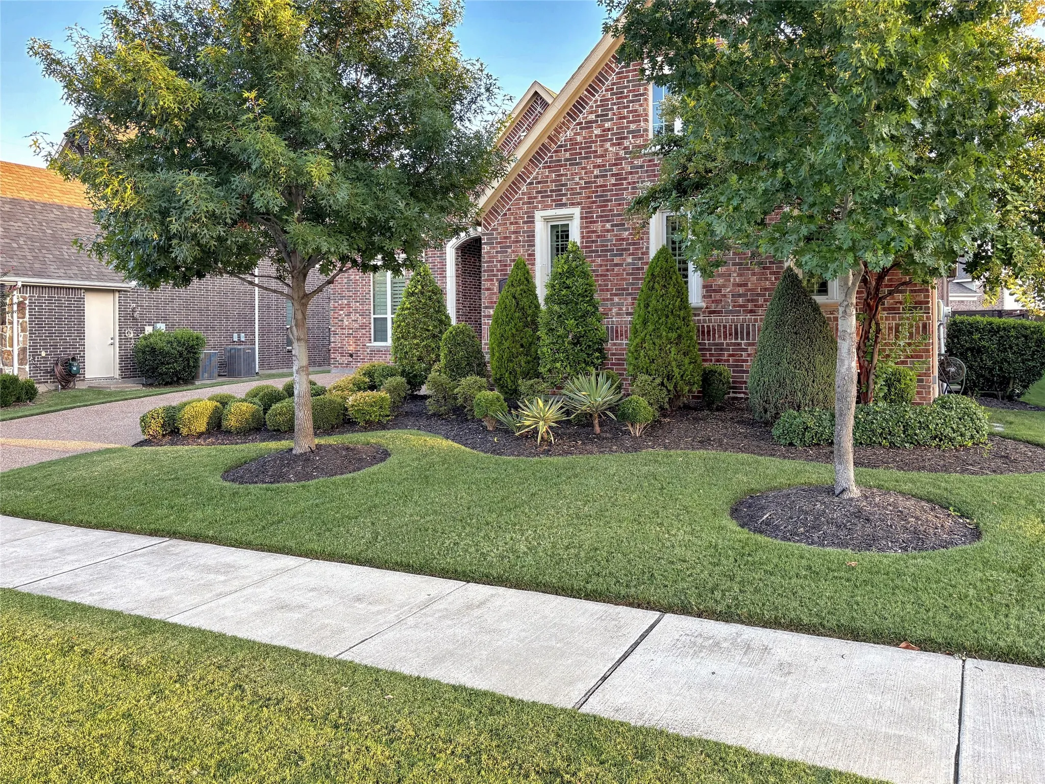 Single Family Residence For Sale in Denton County , 2251 Kennedy Drive, Frisco, Texas 75034, 3 Bedroom, 3 Bathroom, 2 Garage spaces, 2,356 Sqft, built in 2014, mls#21330312, Real Estate Agent in Frisco, Homes For Sale in Denton county, Homes For Sale in Frisco, Realtor in Frisco Texas, Real Estate Brokerage Independent Realty Texas, Luminita Cordes Realtor