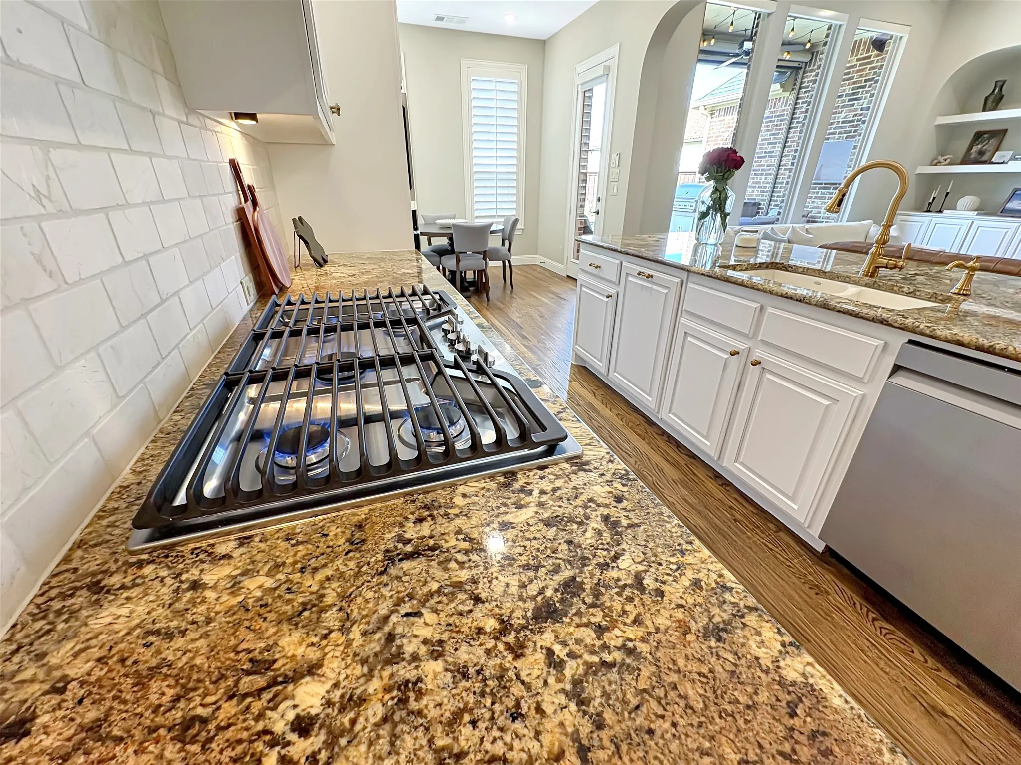 Single Family Residence For Sale in Denton County , 2251 Kennedy Drive, Frisco, Texas 75034, 3 Bedroom, 3 Bathroom, 2 Garage spaces, 2,356 Sqft, built in 2014, mls#21330312, Real Estate Agent in Frisco, Homes For Sale in Denton county, Homes For Sale in Frisco, Realtor in Frisco Texas, Real Estate Brokerage Independent Realty Texas, Luminita Cordes Realtor