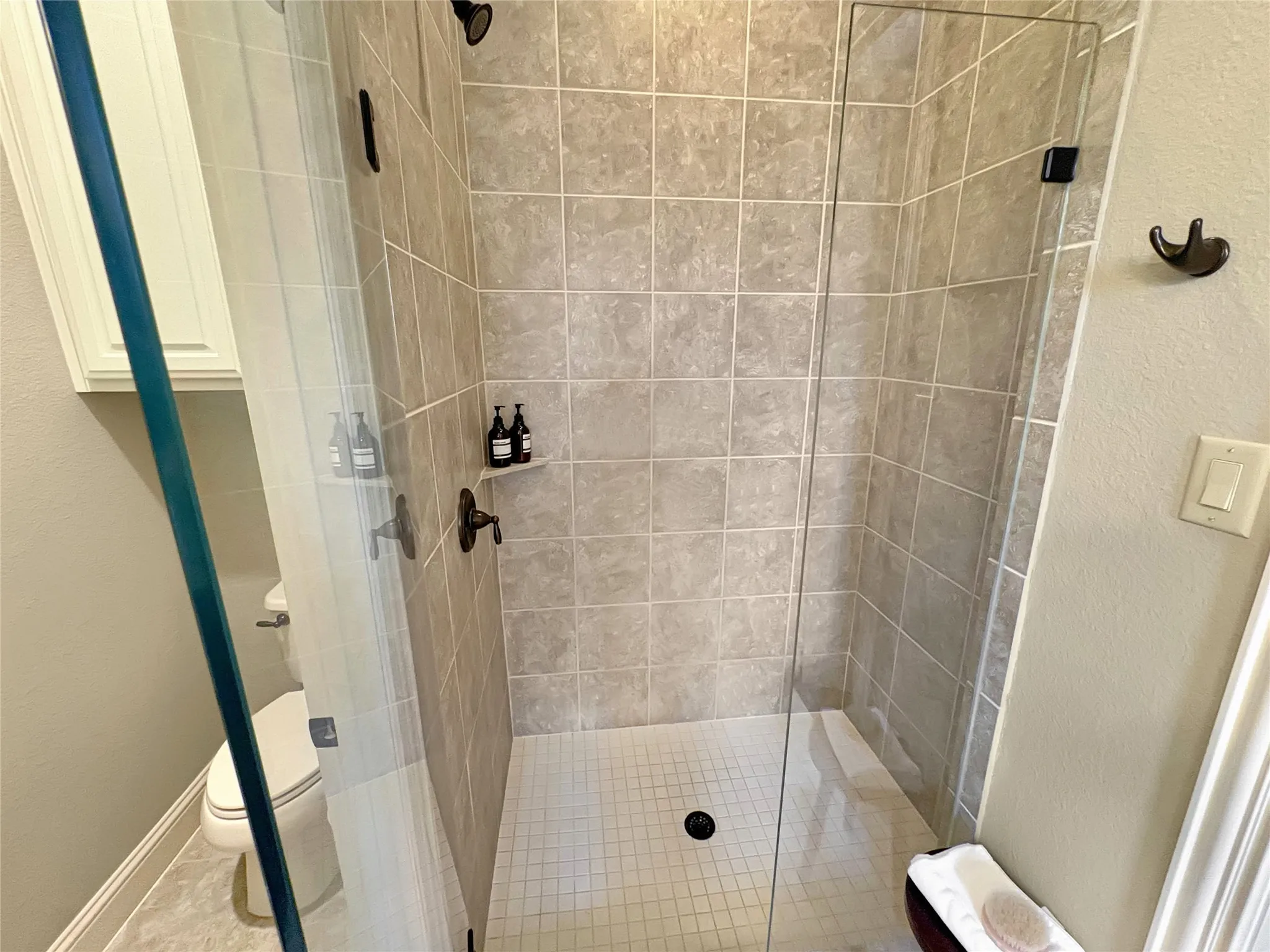 Single Family Residence For Sale in Denton County , 2251 Kennedy Drive, Frisco, Texas 75034, 3 Bedroom, 3 Bathroom, 2 Garage spaces, 2,356 Sqft, built in 2014, mls#21330312, Real Estate Agent in Frisco, Homes For Sale in Denton county, Homes For Sale in Frisco, Realtor in Frisco Texas, Real Estate Brokerage Independent Realty Texas, Luminita Cordes Realtor