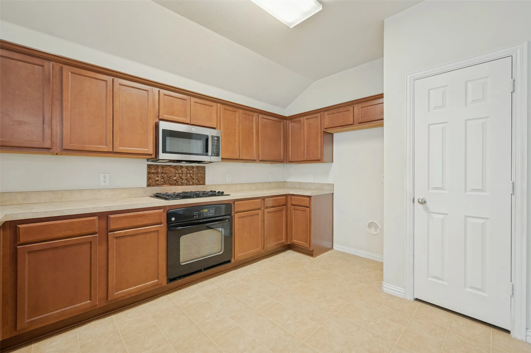 Single Family Residence For Rent in Collin County , 5005 Ridge Run Drive, Mc Kinney, Texas 75071, 3 Bedroom, 2 Bathroom, 2 Garage spaces, 1,529 Sqft, built in 2008, mls#21331324, Real Estate Agent in Mc Kinney, Homes For Rent in Collin county, Homes For Rent in Mc Kinney, Realtor in Mc Kinney Texas, Real Estate Brokerage Independent Realty Texas, Luminita Cordes Realtor