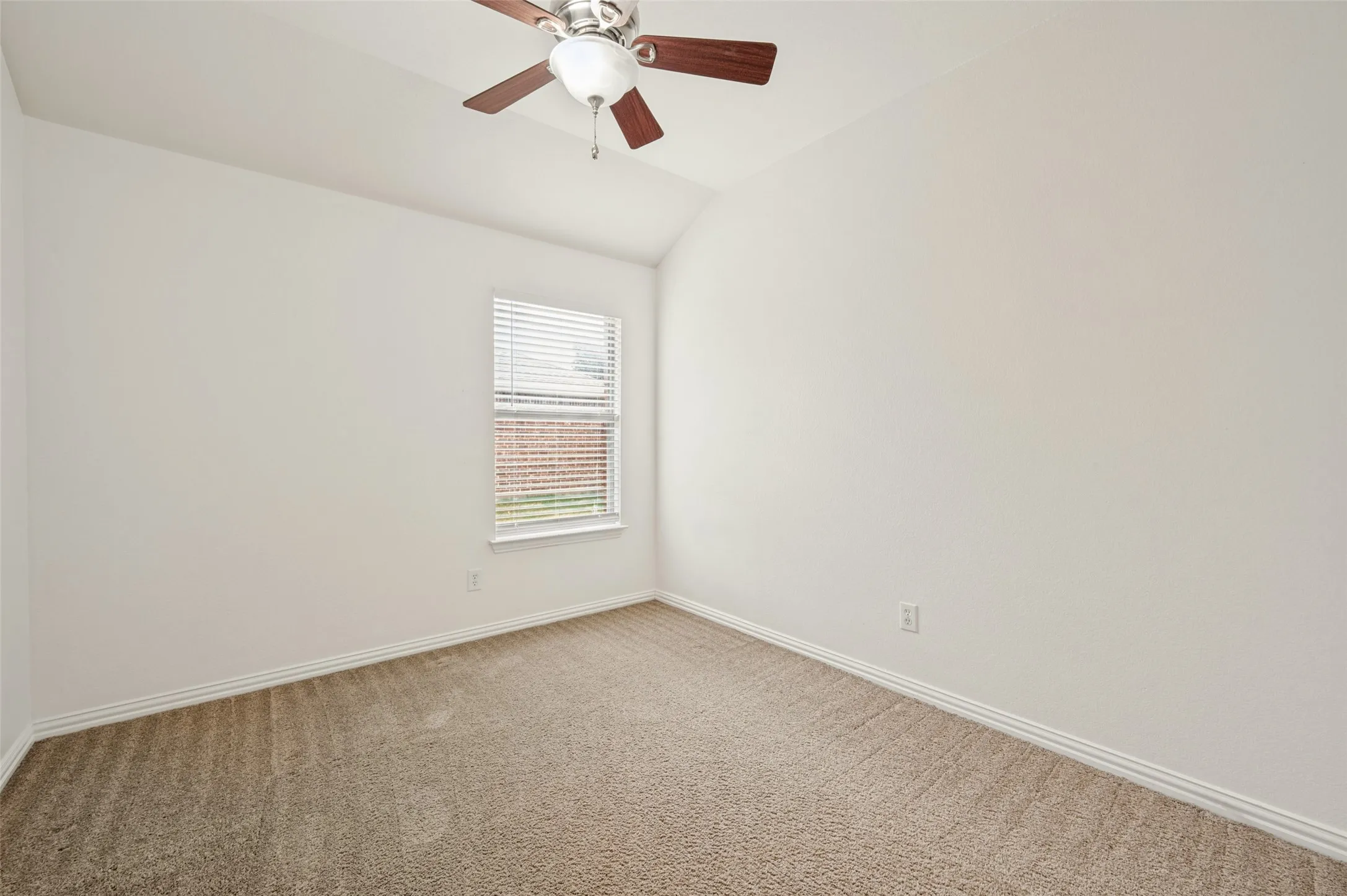 Single Family Residence For Rent in Collin County , 5005 Ridge Run Drive, Mc Kinney, Texas 75071, 3 Bedroom, 2 Bathroom, 2 Garage spaces, 1,529 Sqft, built in 2008, mls#21331324, Real Estate Agent in Mc Kinney, Homes For Rent in Collin county, Homes For Rent in Mc Kinney, Realtor in Mc Kinney Texas, Real Estate Brokerage Independent Realty Texas, Luminita Cordes Realtor