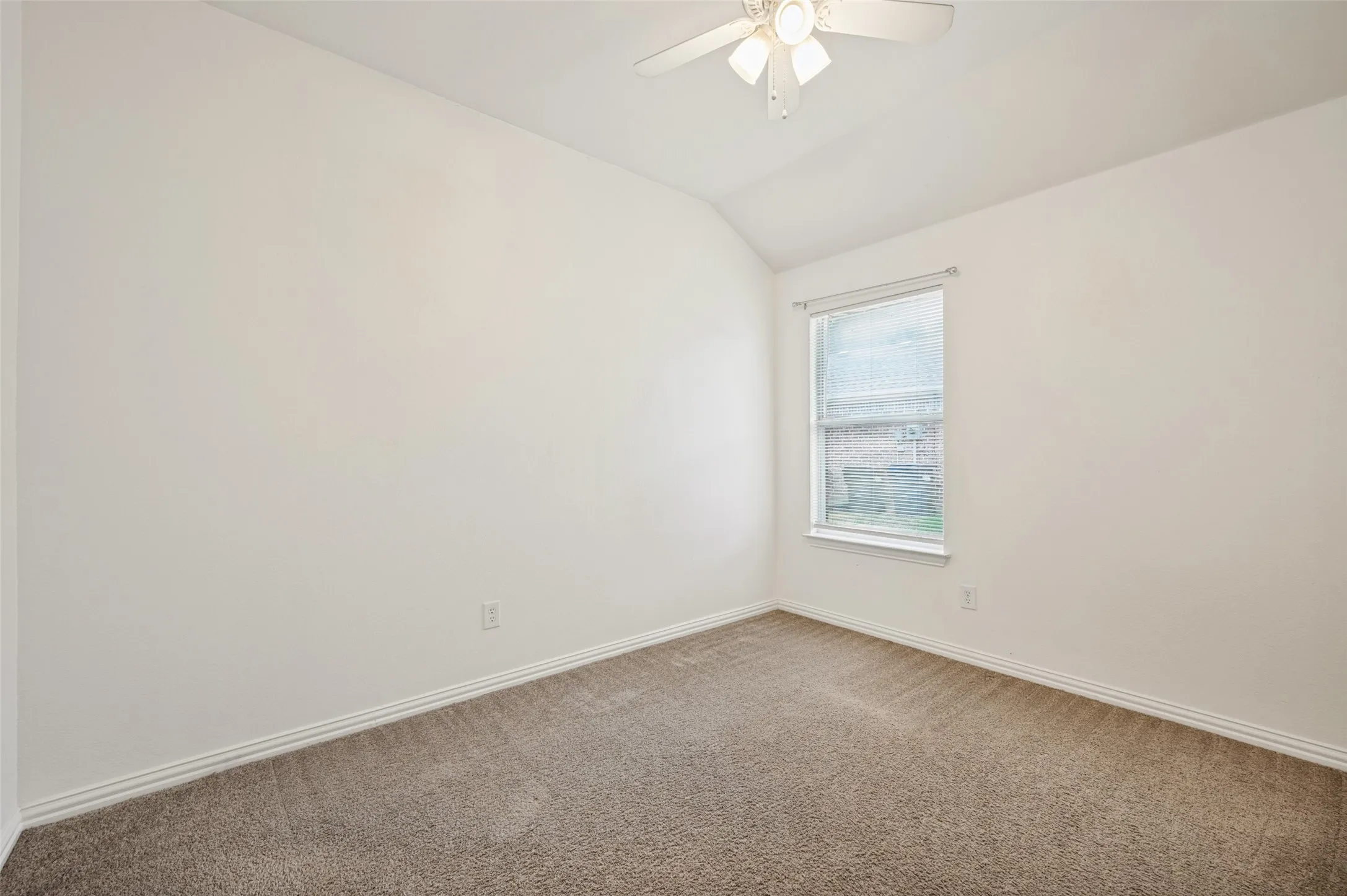 Single Family Residence For Rent in Collin County , 5005 Ridge Run Drive, Mc Kinney, Texas 75071, 3 Bedroom, 2 Bathroom, 2 Garage spaces, 1,529 Sqft, built in 2008, mls#21331324, Real Estate Agent in Mc Kinney, Homes For Rent in Collin county, Homes For Rent in Mc Kinney, Realtor in Mc Kinney Texas, Real Estate Brokerage Independent Realty Texas, Luminita Cordes Realtor