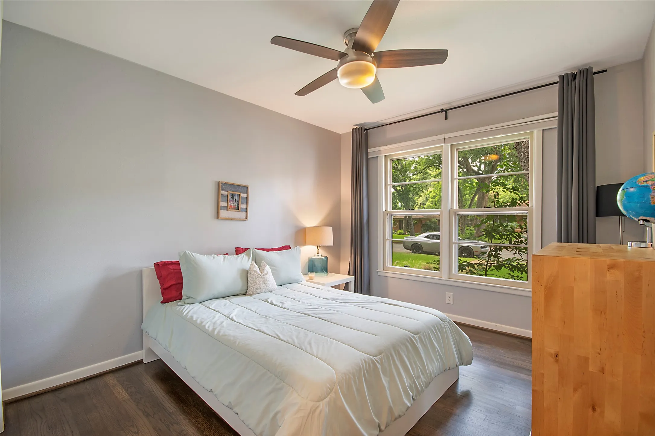Single Family Residence For Rent in Tarrant County , 1200 Barker Street, Arlington, Texas 76012, 3 Bedroom, 2 Bathroom, 2 Garage spaces, 1,582 Sqft, built in 1956, mls#21331197, Real Estate Agent in Arlington, Homes For Rent in Tarrant county, Homes For Rent in Arlington, Realtor in Arlington Texas, Real Estate Brokerage Independent Realty Texas, Luminita Cordes Realtor