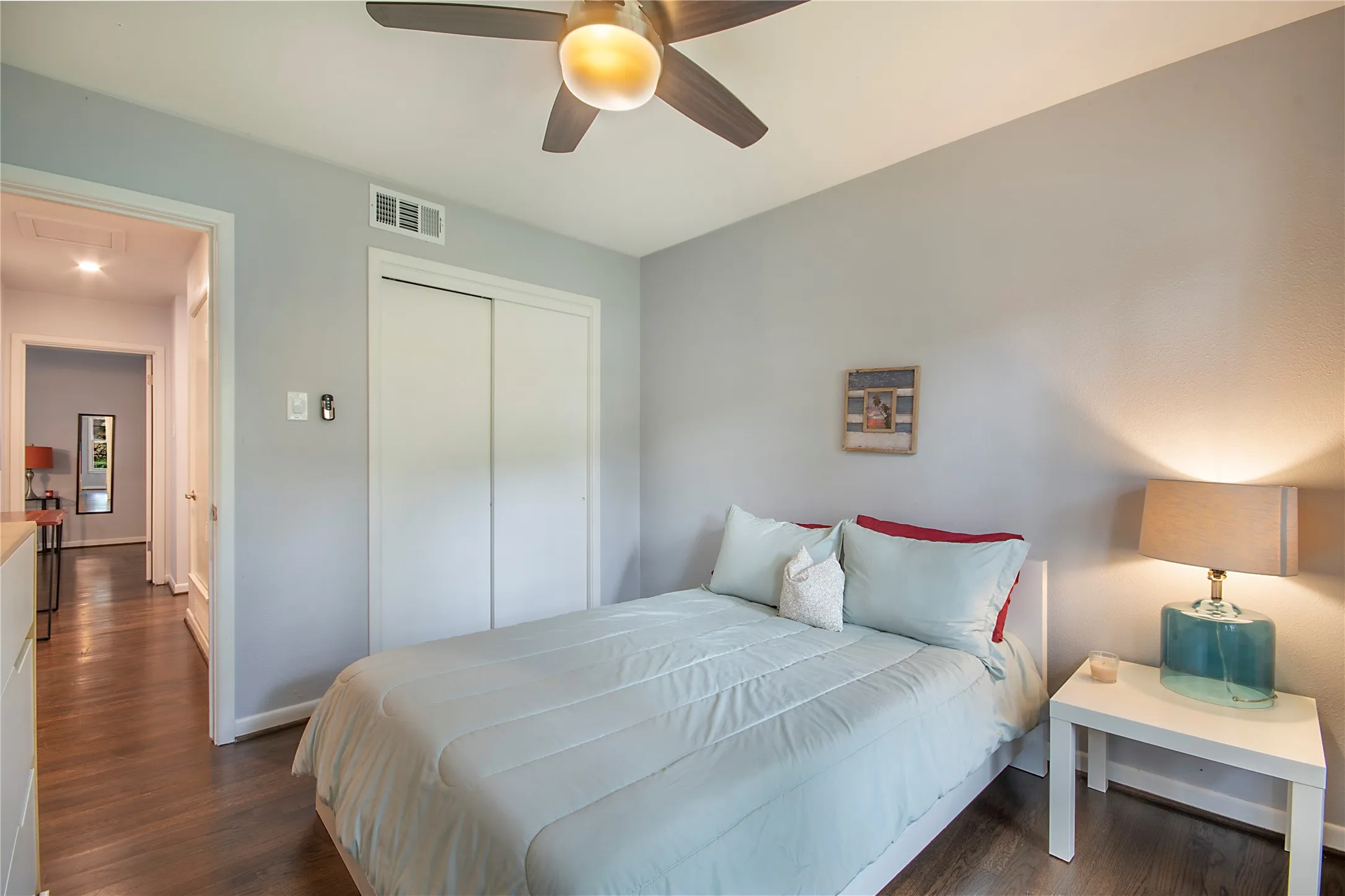 Single Family Residence For Rent in Tarrant County , 1200 Barker Street, Arlington, Texas 76012, 3 Bedroom, 2 Bathroom, 2 Garage spaces, 1,582 Sqft, built in 1956, mls#21331197, Real Estate Agent in Arlington, Homes For Rent in Tarrant county, Homes For Rent in Arlington, Realtor in Arlington Texas, Real Estate Brokerage Independent Realty Texas, Luminita Cordes Realtor