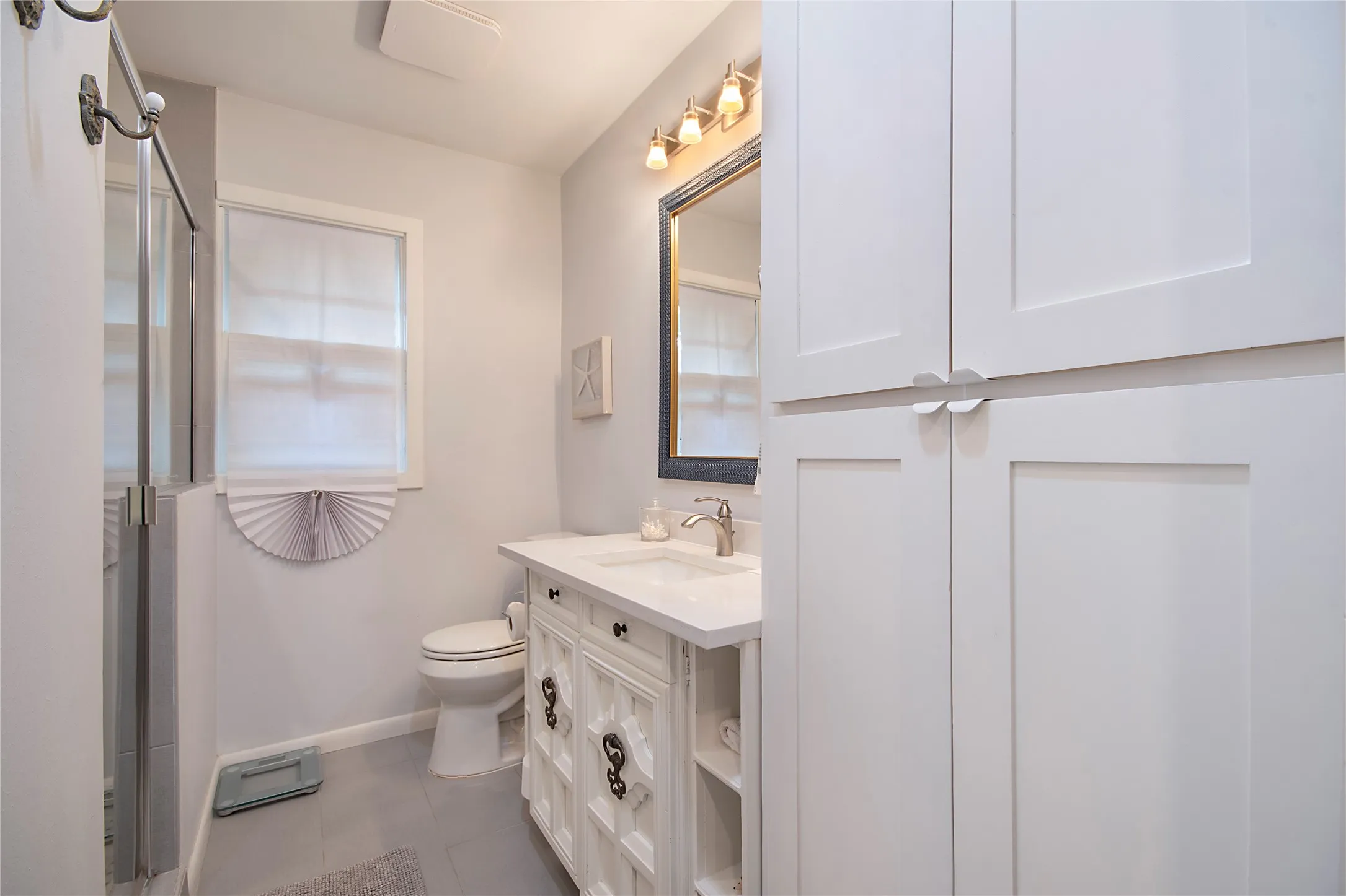 Single Family Residence For Rent in Tarrant County , 1200 Barker Street, Arlington, Texas 76012, 3 Bedroom, 2 Bathroom, 2 Garage spaces, 1,582 Sqft, built in 1956, mls#21331197, Real Estate Agent in Arlington, Homes For Rent in Tarrant county, Homes For Rent in Arlington, Realtor in Arlington Texas, Real Estate Brokerage Independent Realty Texas, Luminita Cordes Realtor