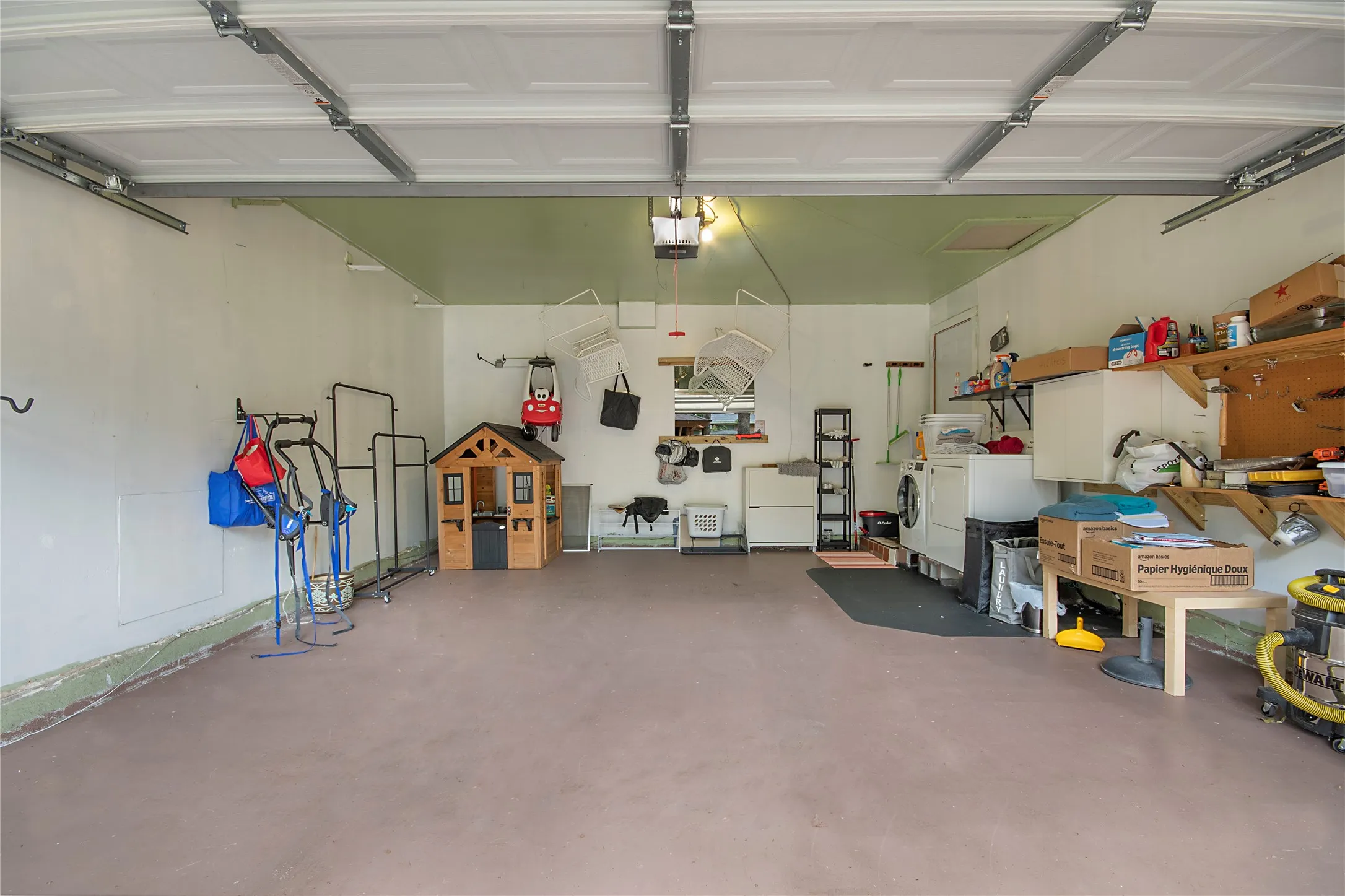 Single Family Residence For Rent in Tarrant County , 1200 Barker Street, Arlington, Texas 76012, 3 Bedroom, 2 Bathroom, 2 Garage spaces, 1,582 Sqft, built in 1956, mls#21331197, Real Estate Agent in Arlington, Homes For Rent in Tarrant county, Homes For Rent in Arlington, Realtor in Arlington Texas, Real Estate Brokerage Independent Realty Texas, Luminita Cordes Realtor