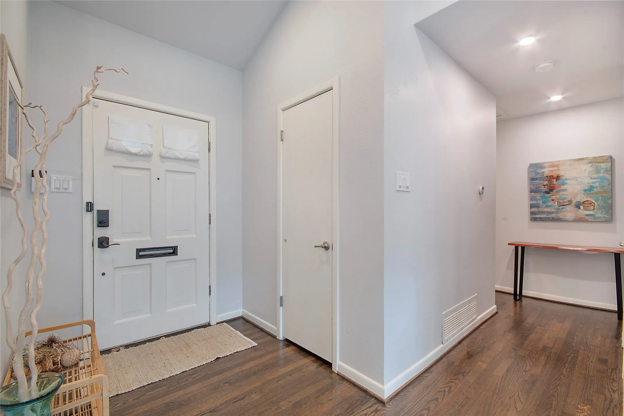Single Family Residence For Rent in Tarrant County , 1200 Barker Street, Arlington, Texas 76012, 3 Bedroom, 2 Bathroom, 2 Garage spaces, 1,582 Sqft, built in 1956, mls#21331197, Real Estate Agent in Arlington, Homes For Rent in Tarrant county, Homes For Rent in Arlington, Realtor in Arlington Texas, Real Estate Brokerage Independent Realty Texas, Luminita Cordes Realtor