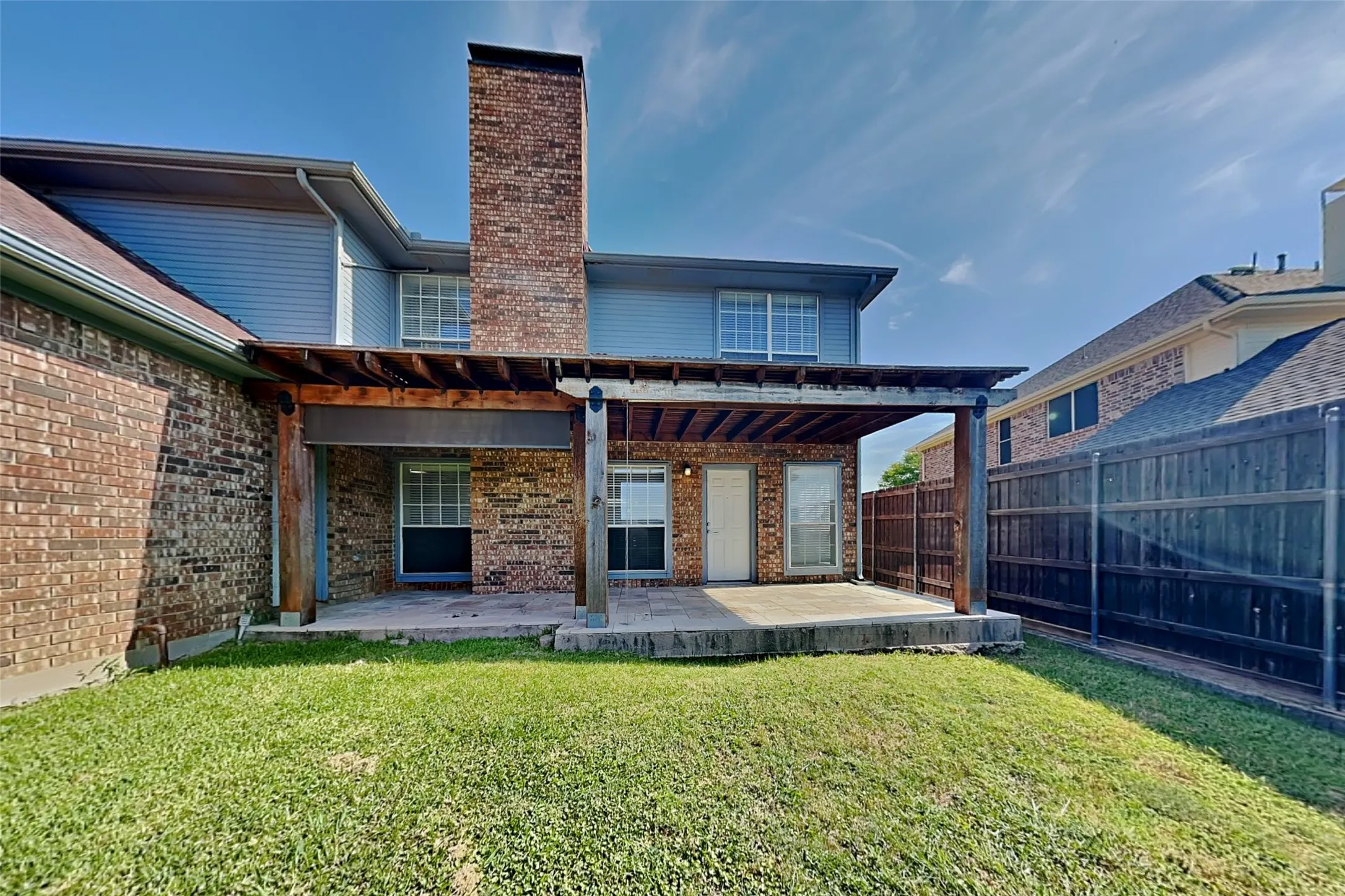 Single Family Residence For Sale in Denton County , 1305 Barclay Drive, Carrollton, Texas 75007, 4 Bedroom, 3 Bathroom, 2 Garage spaces, 2,894 Sqft, built in 1990, mls#21331201, Real Estate Agent in Carrollton, Homes For Sale in Denton county, Homes For Sale in Carrollton, Realtor in Carrollton Texas, Real Estate Brokerage Independent Realty Texas, Luminita Cordes Realtor