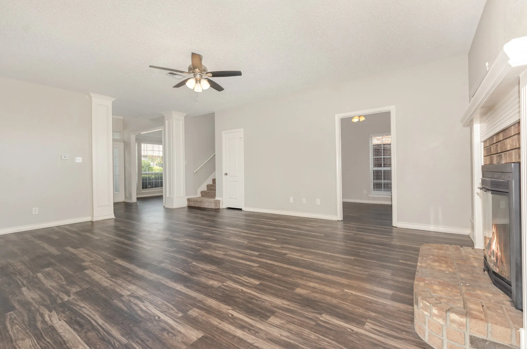Single Family Residence For Sale in Denton County , 1305 Barclay Drive, Carrollton, Texas 75007, 4 Bedroom, 3 Bathroom, 2 Garage spaces, 2,894 Sqft, built in 1990, mls#21331201, Real Estate Agent in Carrollton, Homes For Sale in Denton county, Homes For Sale in Carrollton, Realtor in Carrollton Texas, Real Estate Brokerage Independent Realty Texas, Luminita Cordes Realtor