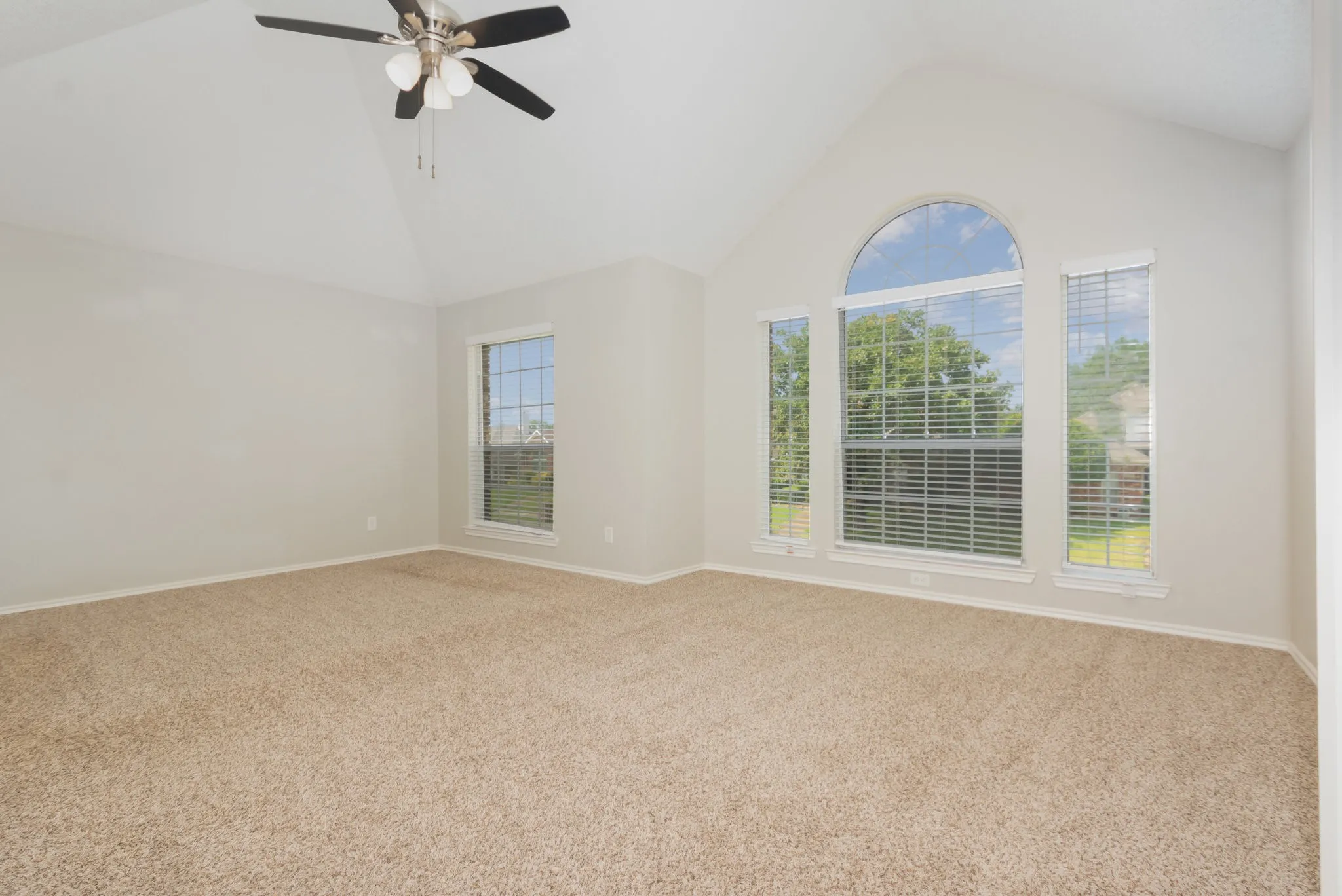 Single Family Residence For Sale in Denton County , 1305 Barclay Drive, Carrollton, Texas 75007, 4 Bedroom, 3 Bathroom, 2 Garage spaces, 2,894 Sqft, built in 1990, mls#21331201, Real Estate Agent in Carrollton, Homes For Sale in Denton county, Homes For Sale in Carrollton, Realtor in Carrollton Texas, Real Estate Brokerage Independent Realty Texas, Luminita Cordes Realtor