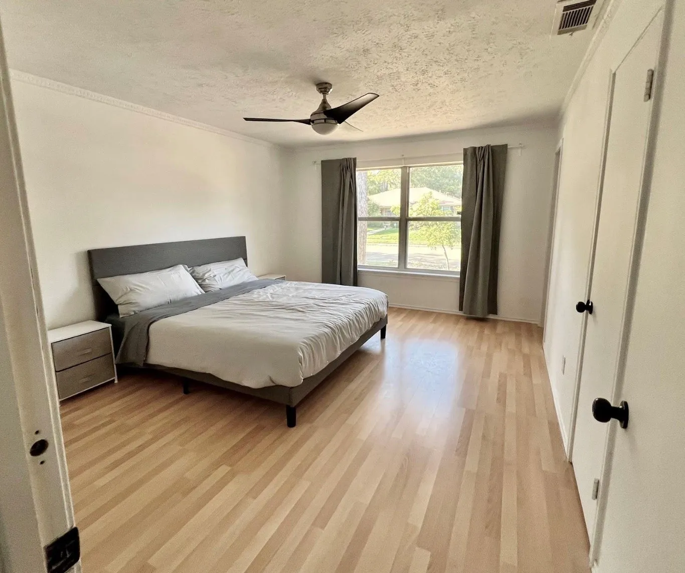 Duplex For Rent in Dallas County , 7412 Walling Lane, Dallas, Texas 75231, 2 Bedroom, 2 Bathroom, 1 Garage spaces, 1,348 Sqft, built in 1964, mls#21330545, Real Estate Agent in Dallas, Homes For Rent in Dallas county, Homes For Rent in Dallas, Realtor in Dallas Texas, Real Estate Brokerage Independent Realty Texas, Luminita Cordes Realtor