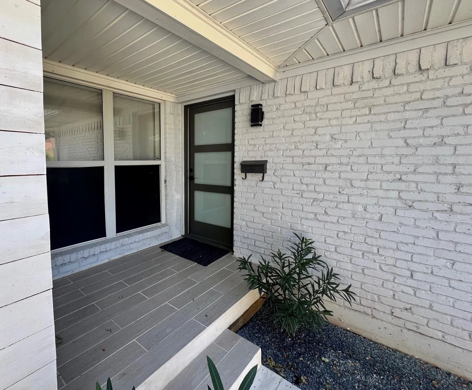 Duplex For Rent in Dallas County , 7412 Walling Lane, Dallas, Texas 75231, 2 Bedroom, 2 Bathroom, 1 Garage spaces, 1,348 Sqft, built in 1964, mls#21330545, Real Estate Agent in Dallas, Homes For Rent in Dallas county, Homes For Rent in Dallas, Realtor in Dallas Texas, Real Estate Brokerage Independent Realty Texas, Luminita Cordes Realtor