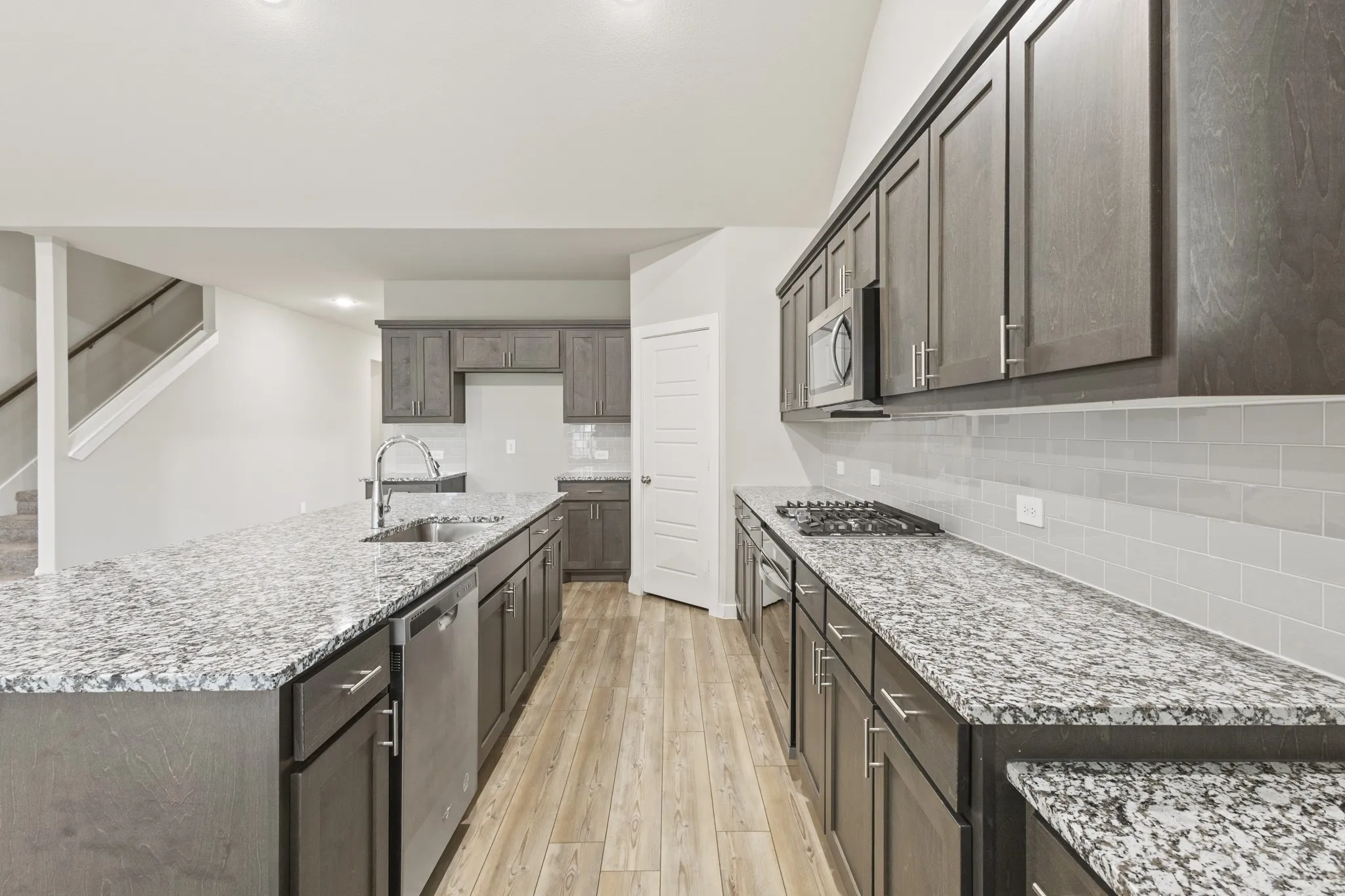 Single Family Residence For Sale in Ellis County , 652 Congressional Avenue, Red Oak, Texas 75154, 5 Bedroom, 4 Bathroom, 2 Garage spaces, 3,586 Sqft, built in 2022, mls#21331363, Real Estate Agent in Red Oak, Homes For Sale in Ellis county, Homes For Sale in Red Oak, Realtor in Red Oak Texas, Real Estate Brokerage Independent Realty Texas, Luminita Cordes Realtor