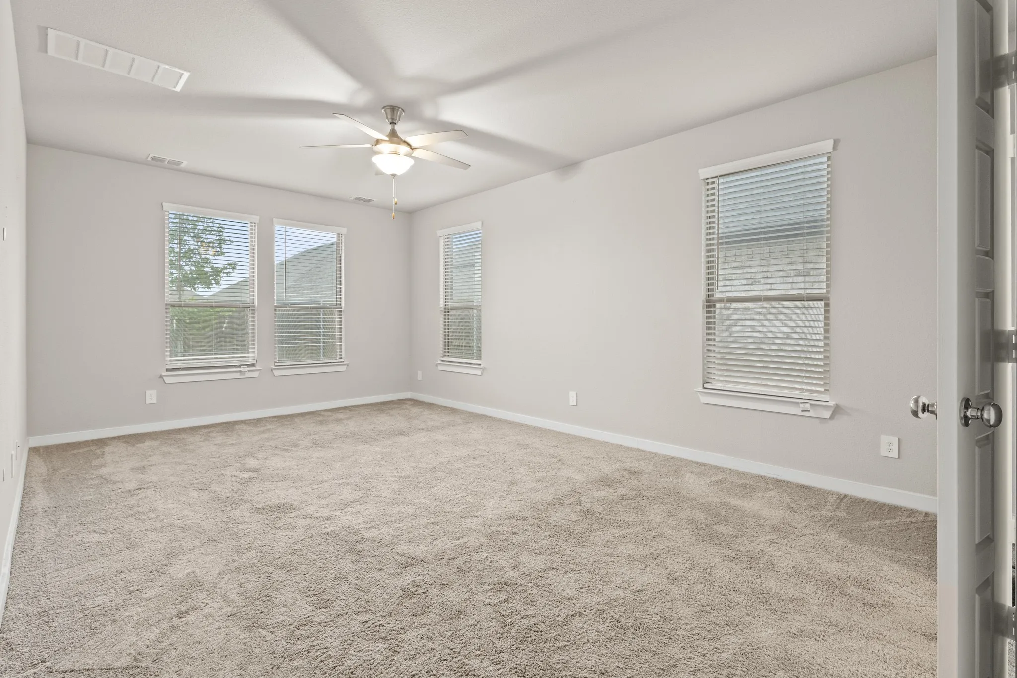 Single Family Residence For Sale in Ellis County , 652 Congressional Avenue, Red Oak, Texas 75154, 5 Bedroom, 4 Bathroom, 2 Garage spaces, 3,586 Sqft, built in 2022, mls#21331363, Real Estate Agent in Red Oak, Homes For Sale in Ellis county, Homes For Sale in Red Oak, Realtor in Red Oak Texas, Real Estate Brokerage Independent Realty Texas, Luminita Cordes Realtor
