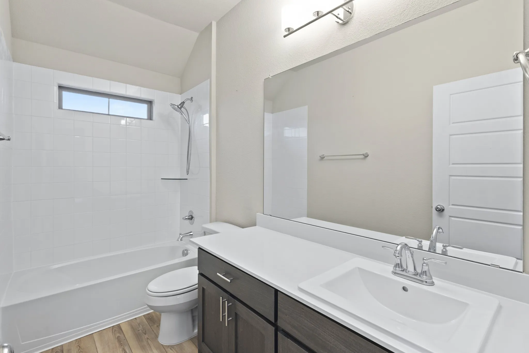 Single Family Residence For Sale in Ellis County , 652 Congressional Avenue, Red Oak, Texas 75154, 5 Bedroom, 4 Bathroom, 2 Garage spaces, 3,586 Sqft, built in 2022, mls#21331363, Real Estate Agent in Red Oak, Homes For Sale in Ellis county, Homes For Sale in Red Oak, Realtor in Red Oak Texas, Real Estate Brokerage Independent Realty Texas, Luminita Cordes Realtor