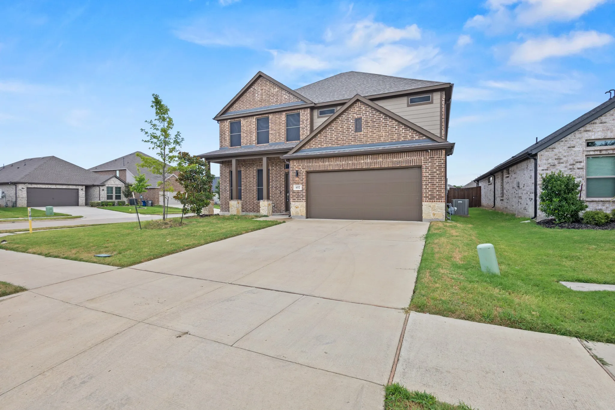 Single Family Residence For Sale in Ellis County , 652 Congressional Avenue, Red Oak, Texas 75154, 5 Bedroom, 4 Bathroom, 2 Garage spaces, 3,586 Sqft, built in 2022, mls#21331363, Real Estate Agent in Red Oak, Homes For Sale in Ellis county, Homes For Sale in Red Oak, Realtor in Red Oak Texas, Real Estate Brokerage Independent Realty Texas, Luminita Cordes Realtor