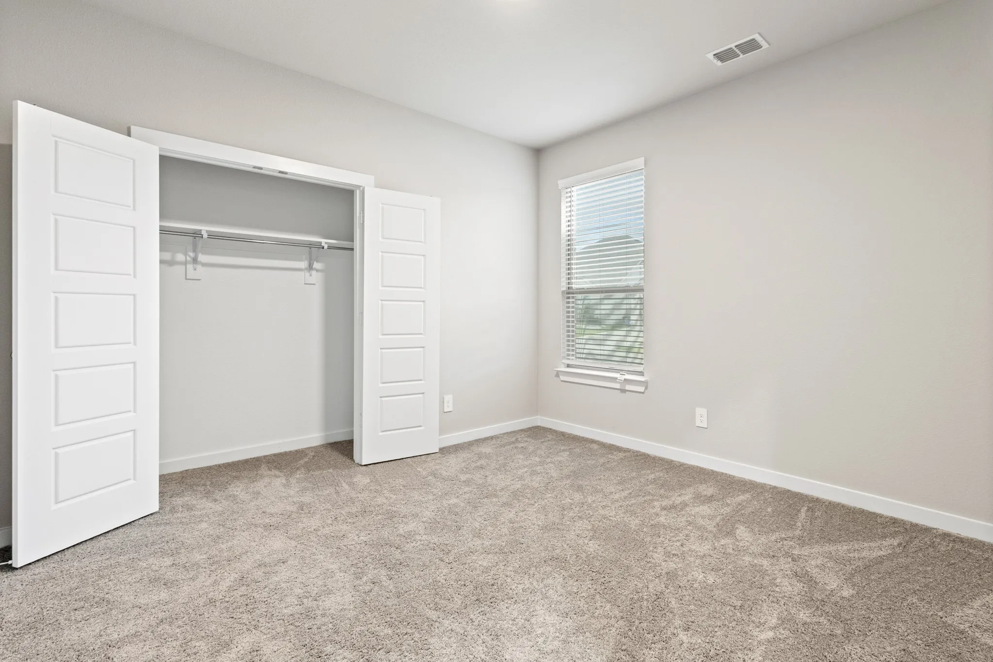 Single Family Residence For Sale in Ellis County , 652 Congressional Avenue, Red Oak, Texas 75154, 5 Bedroom, 4 Bathroom, 2 Garage spaces, 3,586 Sqft, built in 2022, mls#21331363, Real Estate Agent in Red Oak, Homes For Sale in Ellis county, Homes For Sale in Red Oak, Realtor in Red Oak Texas, Real Estate Brokerage Independent Realty Texas, Luminita Cordes Realtor