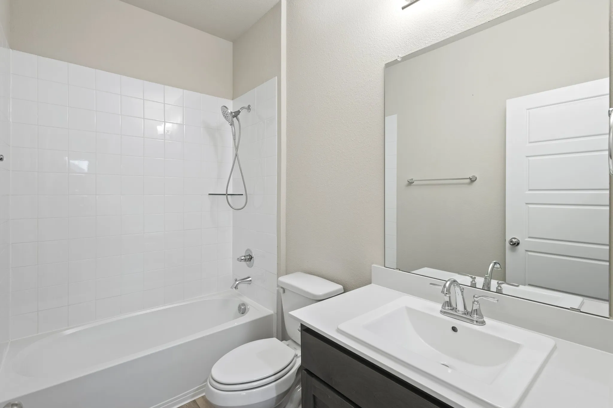 Single Family Residence For Sale in Ellis County , 652 Congressional Avenue, Red Oak, Texas 75154, 5 Bedroom, 4 Bathroom, 2 Garage spaces, 3,586 Sqft, built in 2022, mls#21331363, Real Estate Agent in Red Oak, Homes For Sale in Ellis county, Homes For Sale in Red Oak, Realtor in Red Oak Texas, Real Estate Brokerage Independent Realty Texas, Luminita Cordes Realtor