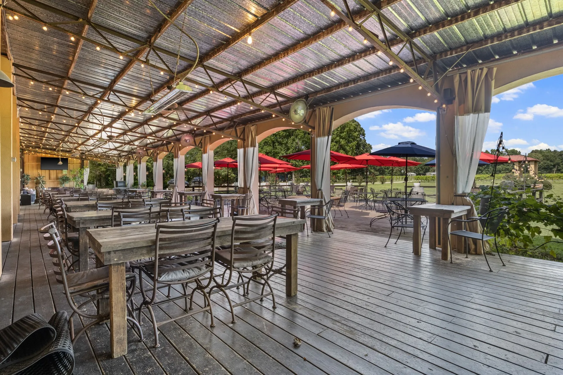 Business For Sale in Camp County , 658 County Road 1334, Pittsburg, Texas 75686, 0, 0, Garage spaces, 3,696 Sqft, built in 1800, mls#21329989, Real Estate Agent in Pittsburg, Homes For Sale in Camp county, Homes For Sale in Pittsburg, Realtor in Pittsburg Texas, Real Estate Brokerage Independent Realty Texas, Luminita Cordes Realtor