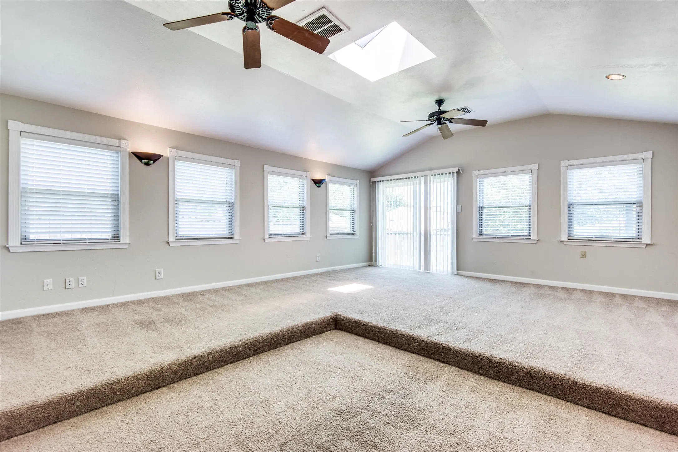 Single Family Residence For Rent in Dallas County , 310 Barclay Avenue, Coppell, Texas 75019, 3 Bedroom, 2 Bathroom, 2 Garage spaces, 1,829 Sqft, built in 1985, mls#21321383, Real Estate Agent in Coppell, Homes For Rent in Dallas county, Homes For Rent in Coppell, Realtor in Coppell Texas, Real Estate Brokerage Independent Realty Texas, Luminita Cordes Realtor