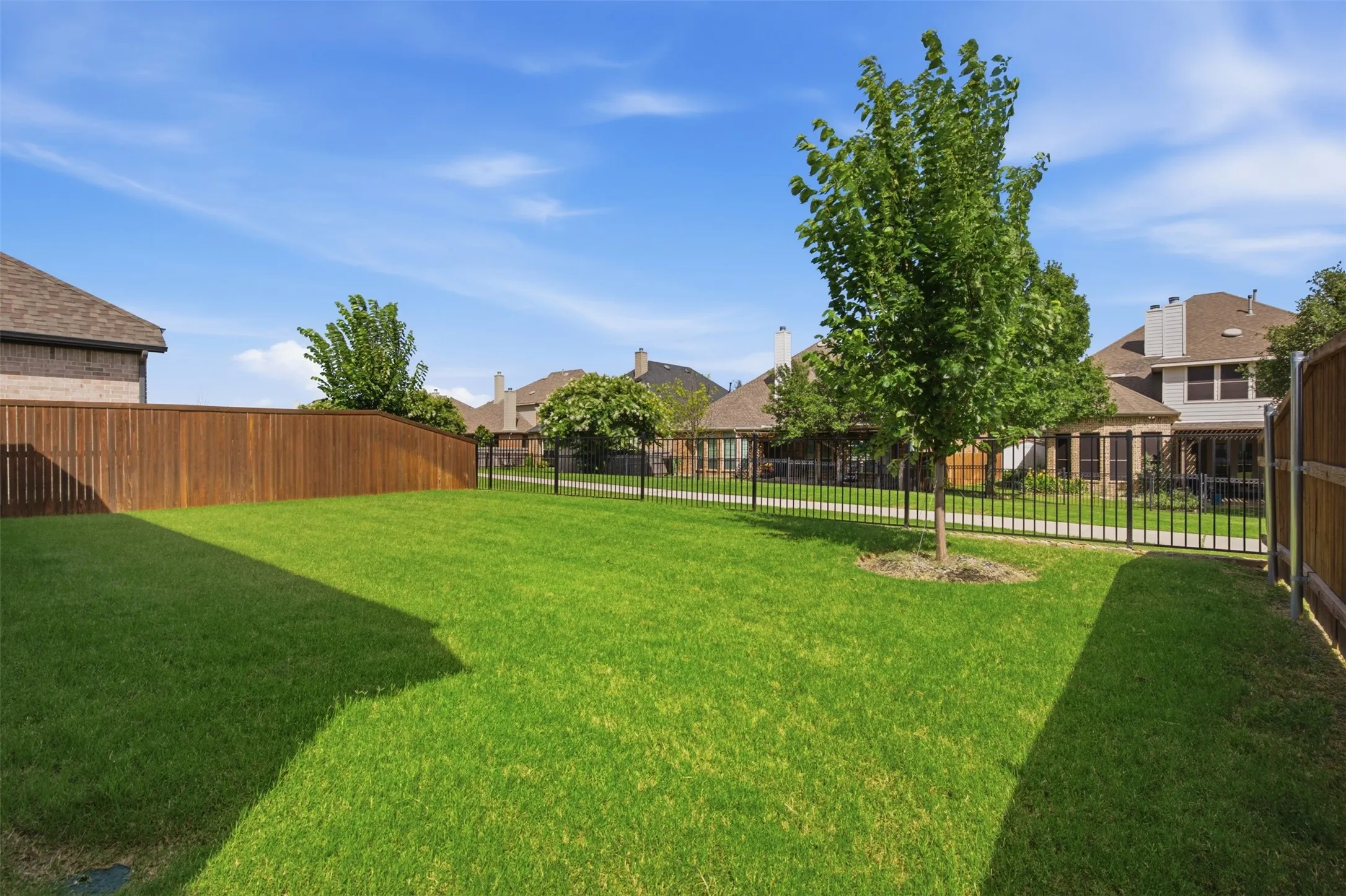 Single Family Residence For Sale in Kaufman County , 1459 Kingswell Lane, Forney, Texas 75126, 4 Bedroom, 3 Bathroom, 2 Garage spaces, 2,034 Sqft, built in 2024, mls#21331378, Real Estate Agent in Forney, Homes For Sale in Kaufman county, Homes For Sale in Forney, Realtor in Forney Texas, Real Estate Brokerage Independent Realty Texas, Luminita Cordes Realtor