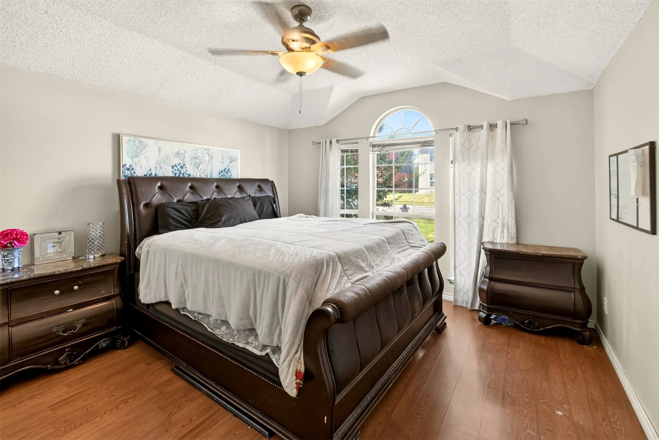 Single Family Residence For Sale in Denton County , 2272 Bresee Drive, Carrollton, Texas 75010, 4 Bedroom, 3 Bathroom, 2 Garage spaces, 2,125 Sqft, built in 1997, mls#21330998, Real Estate Agent in Carrollton, Homes For Sale in Denton county, Homes For Sale in Carrollton, Realtor in Carrollton Texas, Real Estate Brokerage Independent Realty Texas, Luminita Cordes Realtor