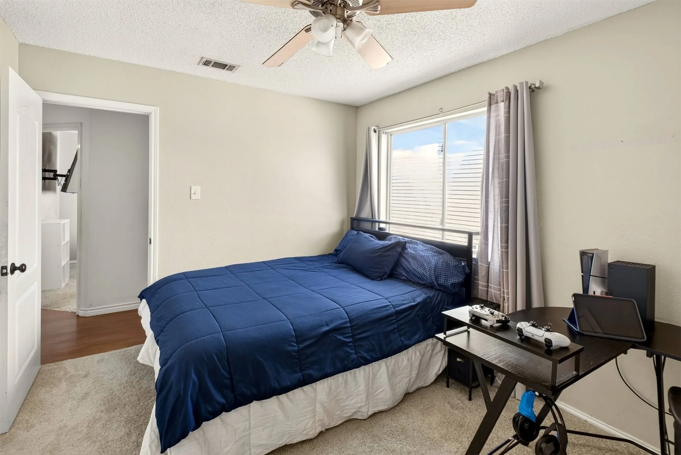 Single Family Residence For Sale in Denton County , 2272 Bresee Drive, Carrollton, Texas 75010, 4 Bedroom, 3 Bathroom, 2 Garage spaces, 2,125 Sqft, built in 1997, mls#21330998, Real Estate Agent in Carrollton, Homes For Sale in Denton county, Homes For Sale in Carrollton, Realtor in Carrollton Texas, Real Estate Brokerage Independent Realty Texas, Luminita Cordes Realtor
