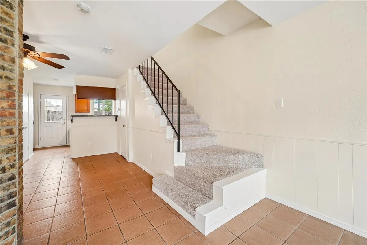 Condominium For Sale in Dallas County , 703 Lee Street 6, Mesquite, Texas 75149, 2 Bedroom, 2 Bathroom, Garage spaces, 1,102 Sqft, built in 1984, mls#21330339, Real Estate Agent in Mesquite, Homes For Sale in Dallas county, Homes For Sale in Mesquite, Realtor in Mesquite Texas, Real Estate Brokerage Independent Realty Texas, Luminita Cordes Realtor