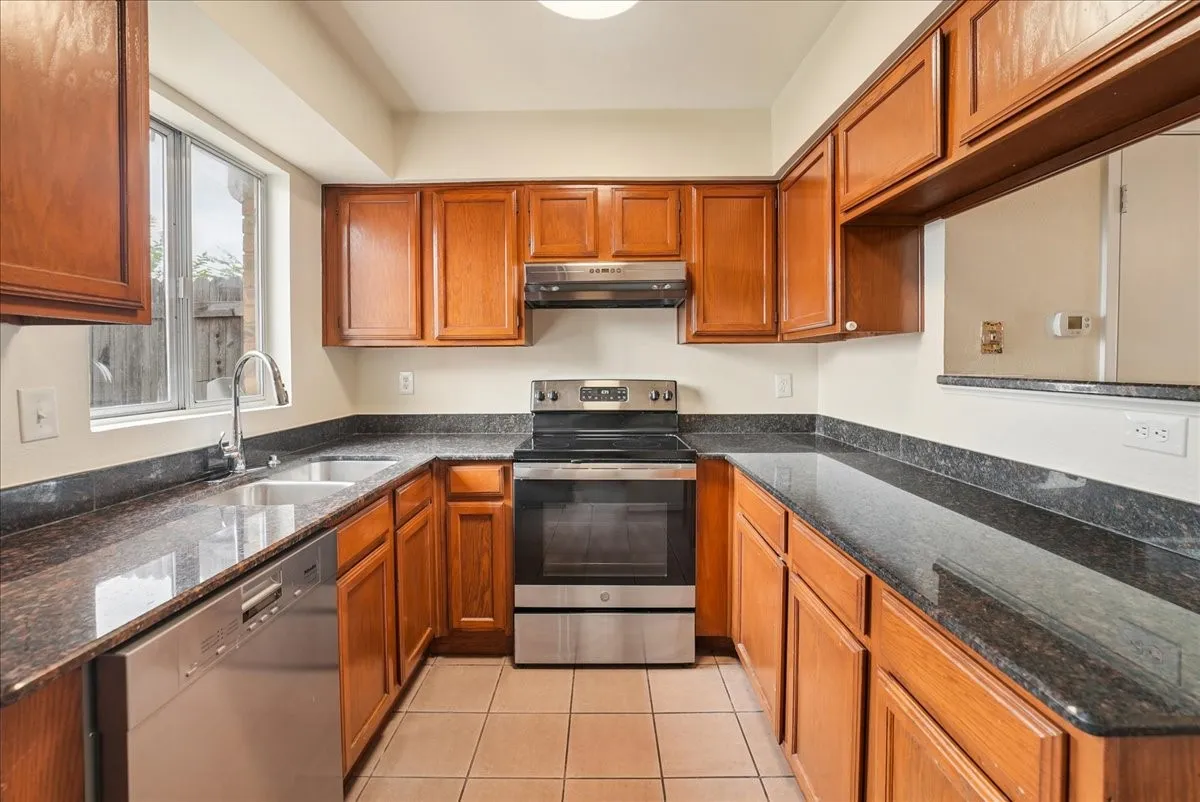 Condominium For Sale in Dallas County , 703 Lee Street 6, Mesquite, Texas 75149, 2 Bedroom, 2 Bathroom, Garage spaces, 1,102 Sqft, built in 1984, mls#21330339, Real Estate Agent in Mesquite, Homes For Sale in Dallas county, Homes For Sale in Mesquite, Realtor in Mesquite Texas, Real Estate Brokerage Independent Realty Texas, Luminita Cordes Realtor