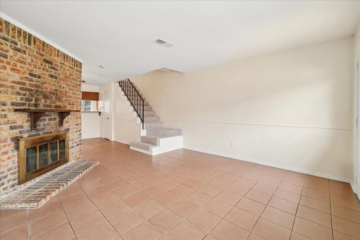 Condominium For Sale in Dallas County , 703 Lee Street 6, Mesquite, Texas 75149, 2 Bedroom, 2 Bathroom, Garage spaces, 1,102 Sqft, built in 1984, mls#21330339, Real Estate Agent in Mesquite, Homes For Sale in Dallas county, Homes For Sale in Mesquite, Realtor in Mesquite Texas, Real Estate Brokerage Independent Realty Texas, Luminita Cordes Realtor