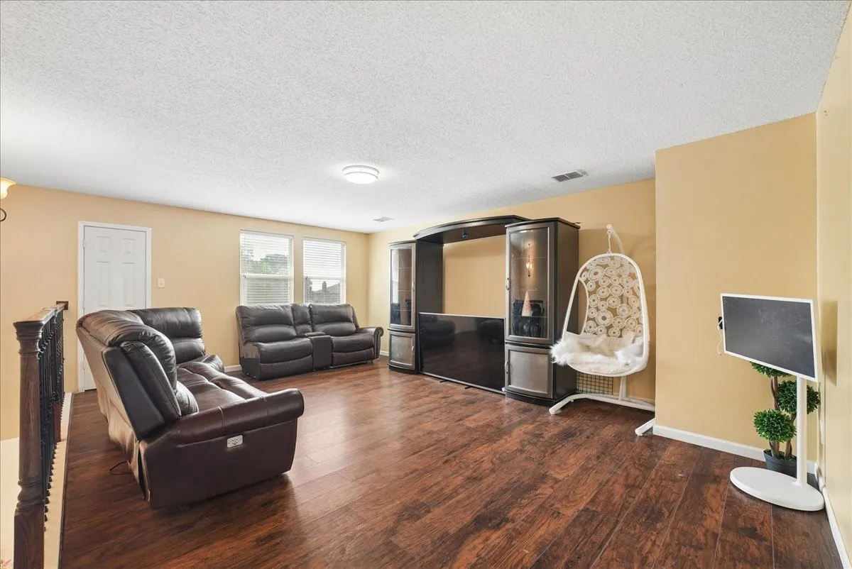 Single Family Residence For Sale in Collin County , 1506 Millbrook Lane, Wylie, Texas 75098, 4 Bedroom, 3 Bathroom, 2 Garage spaces, 2,600 Sqft, built in 2003, mls#21330502, Real Estate Agent in Wylie, Homes For Sale in Collin county, Homes For Sale in Wylie, Realtor in Wylie Texas, Real Estate Brokerage Independent Realty Texas, Luminita Cordes Realtor