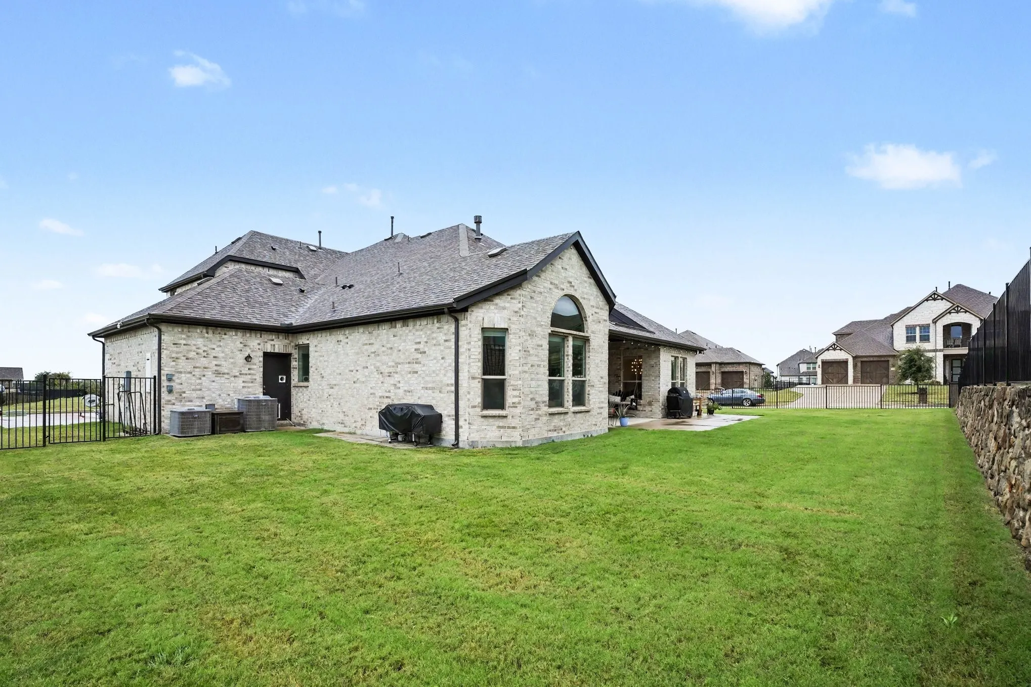 Single Family Residence For Sale in Rockwall County , 2146 Zurek Lane, Heath, Texas 75126, 4 Bedroom, 4 Bathroom, 3 Garage spaces, 3,575 Sqft, built in 2021, mls#21329933, Real Estate Agent in Heath, Homes For Sale in Rockwall county, Homes For Sale in Heath, Realtor in Heath Texas, Real Estate Brokerage Independent Realty Texas, Luminita Cordes Realtor