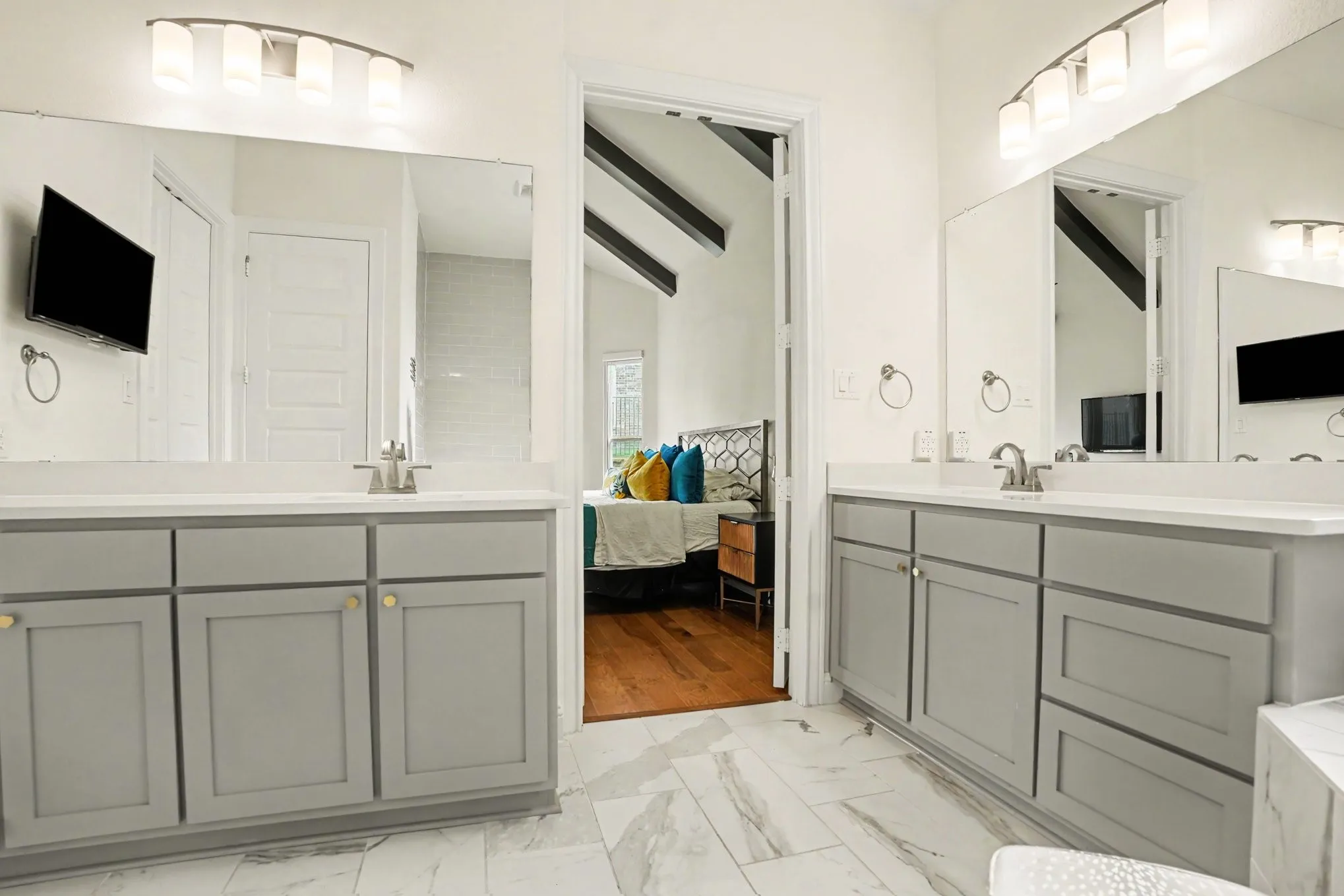 Single Family Residence For Sale in Rockwall County , 2146 Zurek Lane, Heath, Texas 75126, 4 Bedroom, 4 Bathroom, 3 Garage spaces, 3,575 Sqft, built in 2021, mls#21329933, Real Estate Agent in Heath, Homes For Sale in Rockwall county, Homes For Sale in Heath, Realtor in Heath Texas, Real Estate Brokerage Independent Realty Texas, Luminita Cordes Realtor