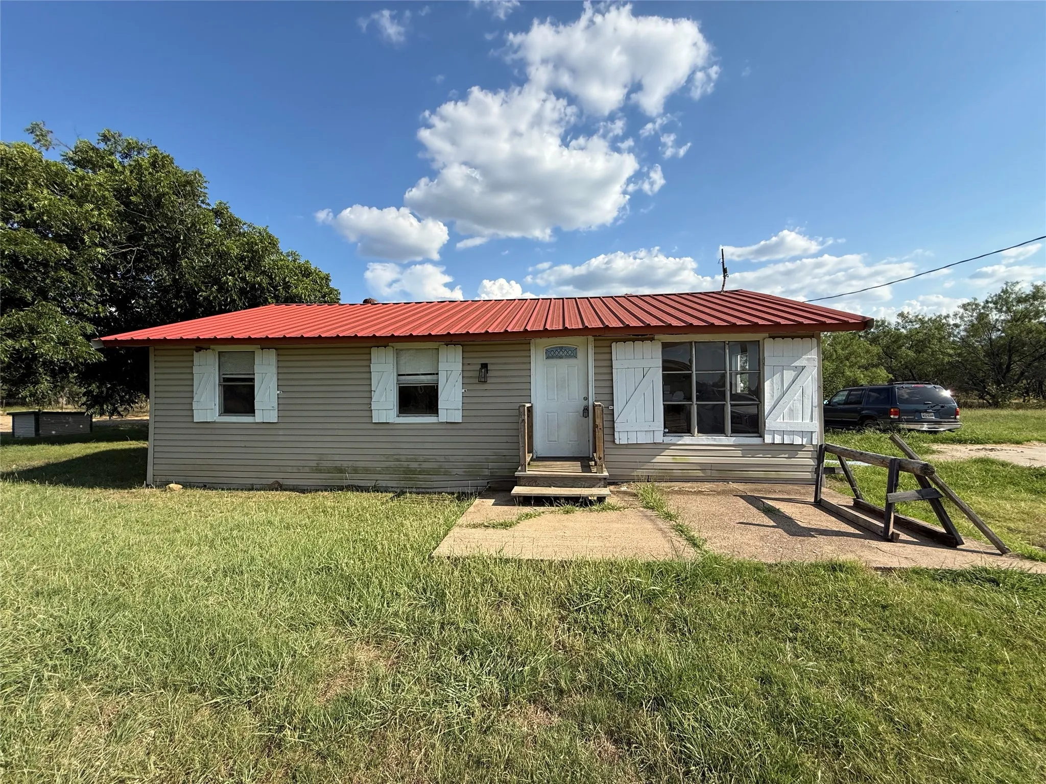 Single Family Residence For Sale in Palo Pinto County , 902 Grimes Road, Mineral Wells, Texas 76067, 3 Bedroom, 1 Bathroom, Garage spaces, 912 Sqft, built in 1970, mls#21331375, Real Estate Agent in Mineral Wells, Homes For Sale in Palo Pinto county, Homes For Sale in Mineral Wells, Realtor in Mineral Wells Texas, Real Estate Brokerage Independent Realty Texas, Luminita Cordes Realtor