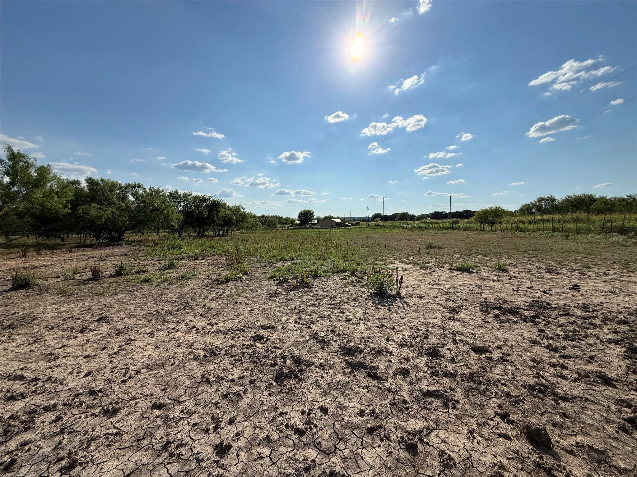 Single Family Residence For Sale in Palo Pinto County , 902 Grimes Road, Mineral Wells, Texas 76067, 3 Bedroom, 1 Bathroom, Garage spaces, 912 Sqft, built in 1970, mls#21331375, Real Estate Agent in Mineral Wells, Homes For Sale in Palo Pinto county, Homes For Sale in Mineral Wells, Realtor in Mineral Wells Texas, Real Estate Brokerage Independent Realty Texas, Luminita Cordes Realtor