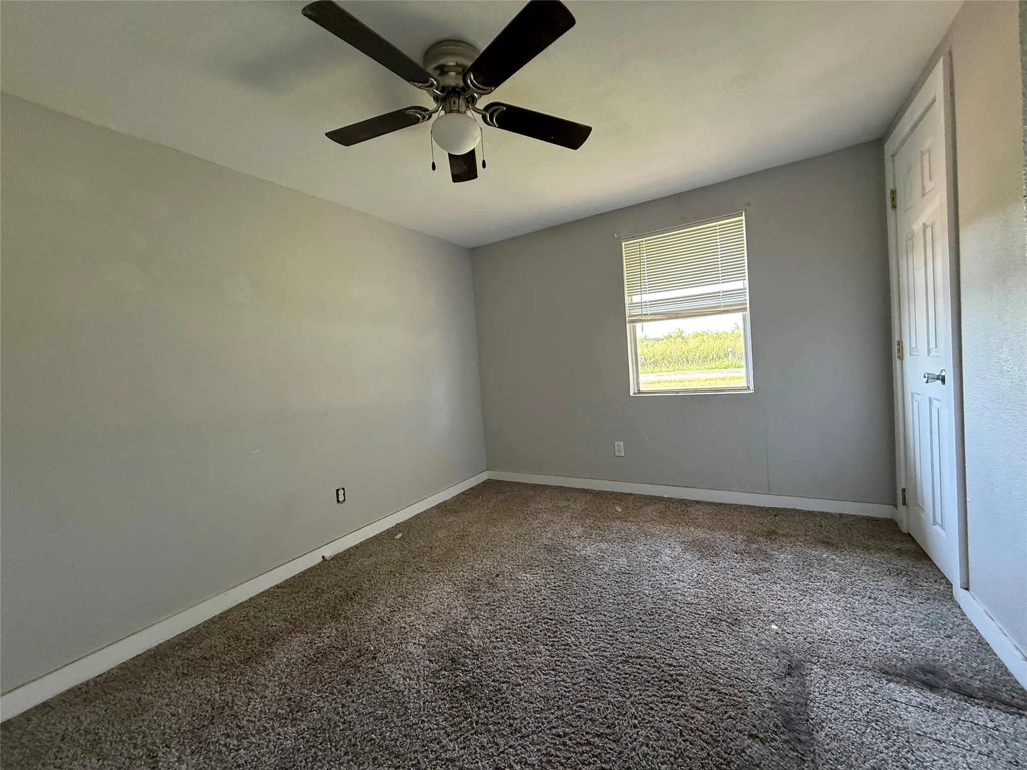 Single Family Residence For Sale in Palo Pinto County , 902 Grimes Road, Mineral Wells, Texas 76067, 3 Bedroom, 1 Bathroom, Garage spaces, 912 Sqft, built in 1970, mls#21331375, Real Estate Agent in Mineral Wells, Homes For Sale in Palo Pinto county, Homes For Sale in Mineral Wells, Realtor in Mineral Wells Texas, Real Estate Brokerage Independent Realty Texas, Luminita Cordes Realtor