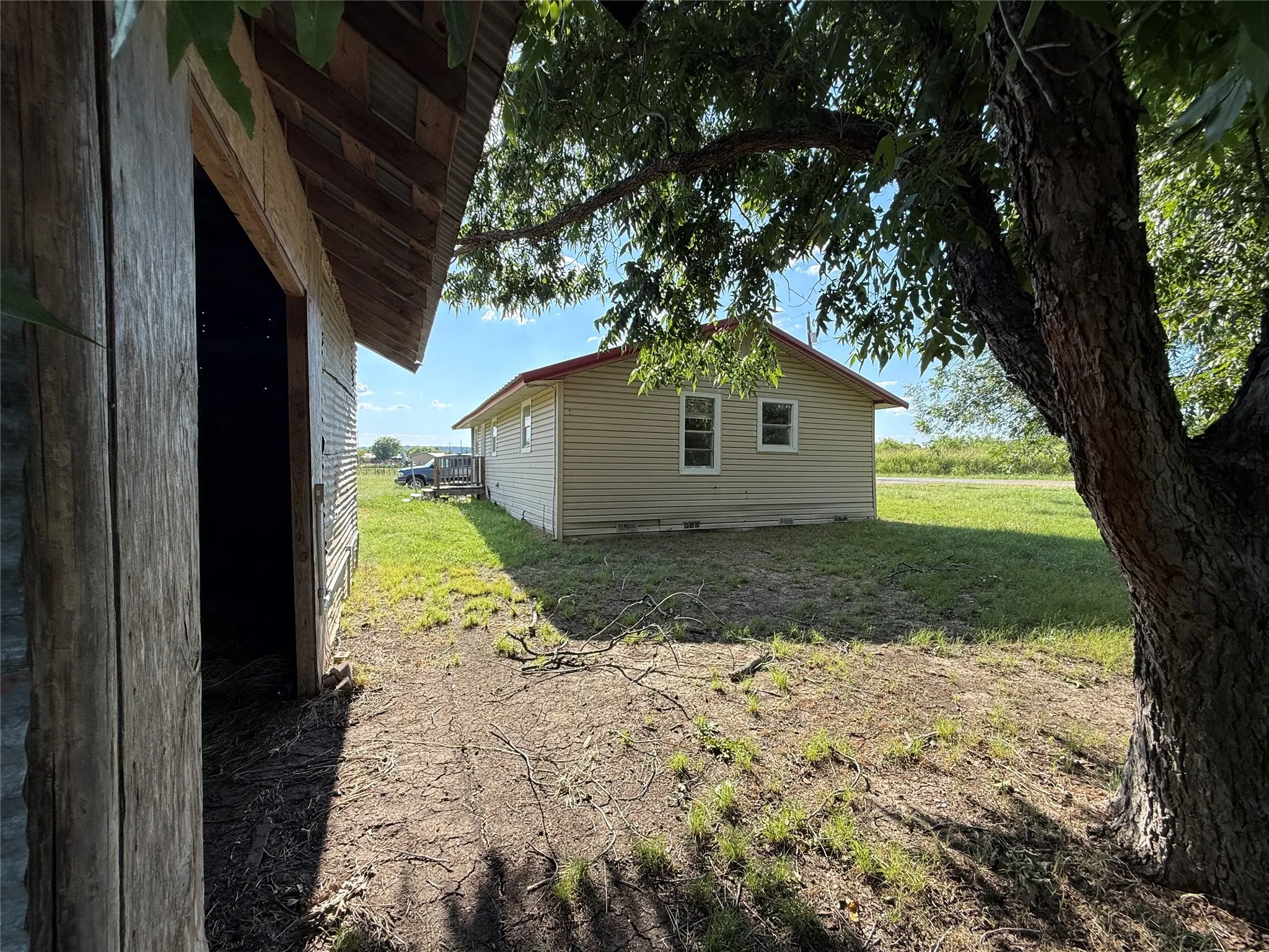 Single Family Residence For Sale in Palo Pinto County , 902 Grimes Road, Mineral Wells, Texas 76067, 3 Bedroom, 1 Bathroom, Garage spaces, 912 Sqft, built in 1970, mls#21331375, Real Estate Agent in Mineral Wells, Homes For Sale in Palo Pinto county, Homes For Sale in Mineral Wells, Realtor in Mineral Wells Texas, Real Estate Brokerage Independent Realty Texas, Luminita Cordes Realtor