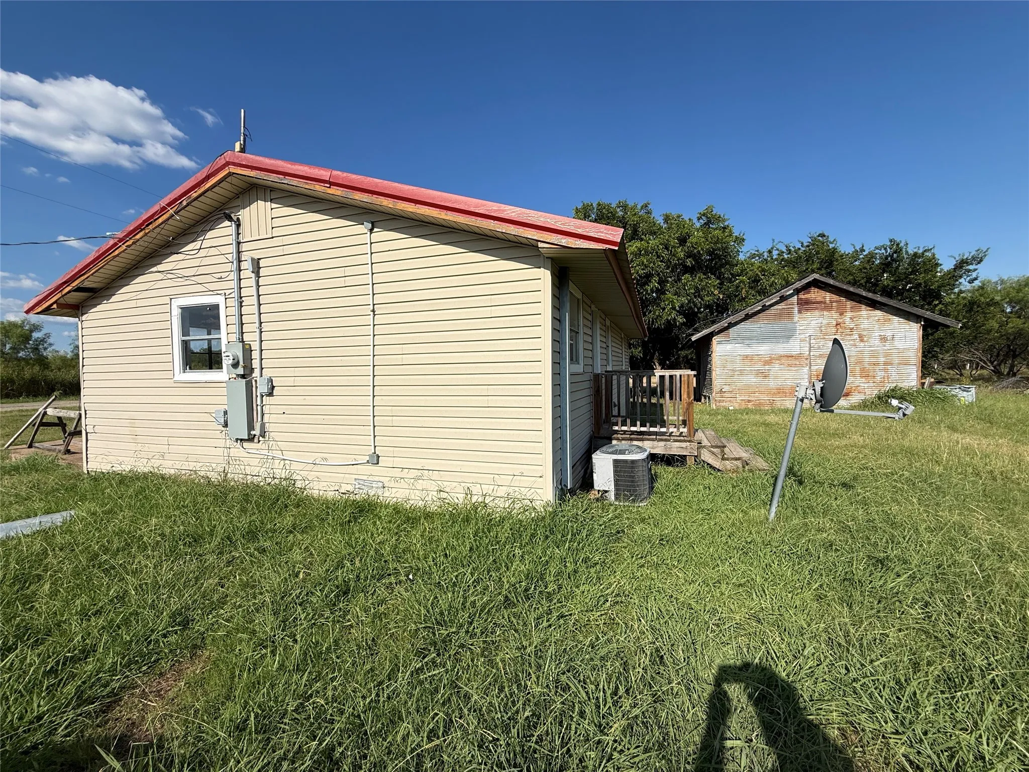 Single Family Residence For Sale in Palo Pinto County , 902 Grimes Road, Mineral Wells, Texas 76067, 3 Bedroom, 1 Bathroom, Garage spaces, 912 Sqft, built in 1970, mls#21331375, Real Estate Agent in Mineral Wells, Homes For Sale in Palo Pinto county, Homes For Sale in Mineral Wells, Realtor in Mineral Wells Texas, Real Estate Brokerage Independent Realty Texas, Luminita Cordes Realtor