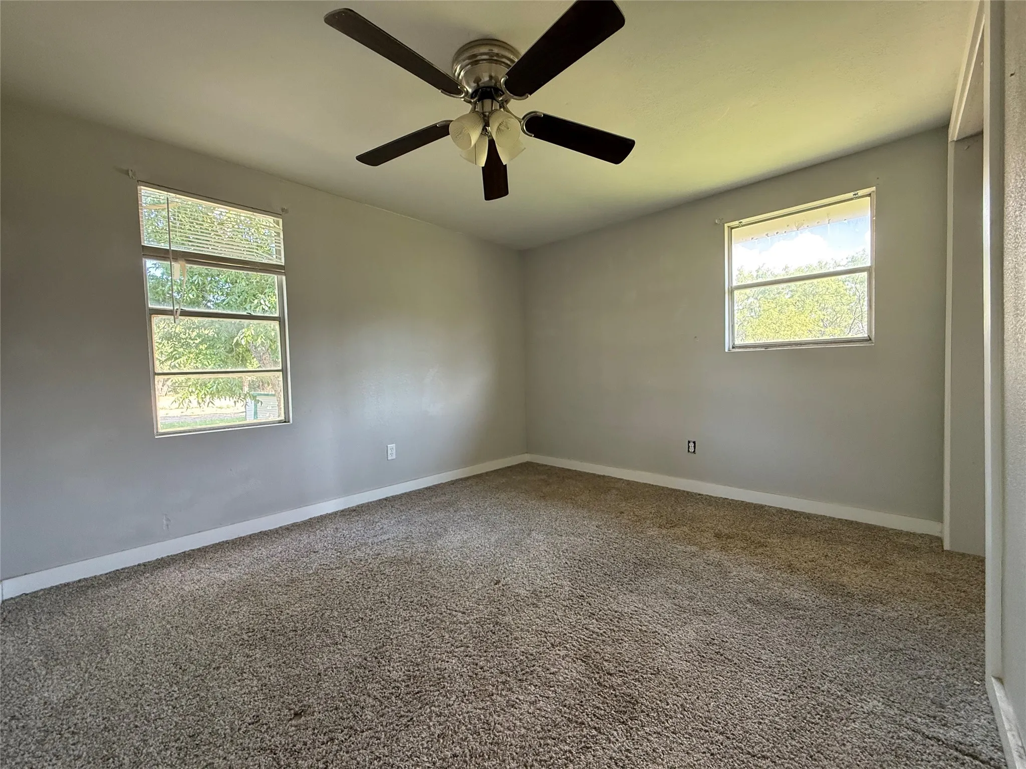 Single Family Residence For Sale in Palo Pinto County , 902 Grimes Road, Mineral Wells, Texas 76067, 3 Bedroom, 1 Bathroom, Garage spaces, 912 Sqft, built in 1970, mls#21331375, Real Estate Agent in Mineral Wells, Homes For Sale in Palo Pinto county, Homes For Sale in Mineral Wells, Realtor in Mineral Wells Texas, Real Estate Brokerage Independent Realty Texas, Luminita Cordes Realtor