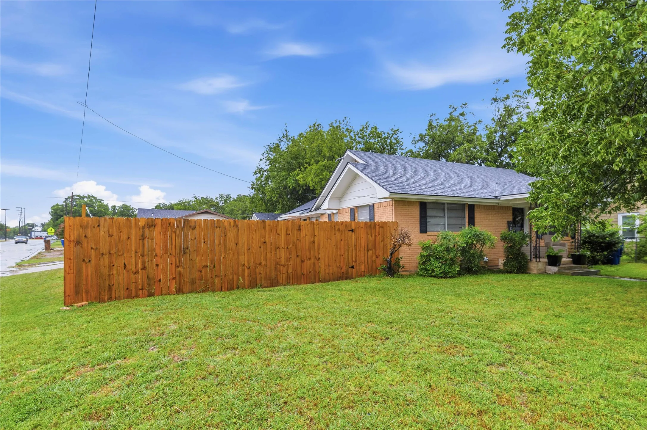 Single Family Residence For Sale in Brown County , 2621 Vine Street, Brownwood, Texas 76801, 4 Bedroom, 2 Bathroom, 1 Garage spaces, 1,450 Sqft, built in 0, mls#21331242, Real Estate Agent in Brownwood, Homes For Sale in Brown county, Homes For Sale in Brownwood, Realtor in Brownwood Texas, Real Estate Brokerage Independent Realty Texas, Luminita Cordes Realtor