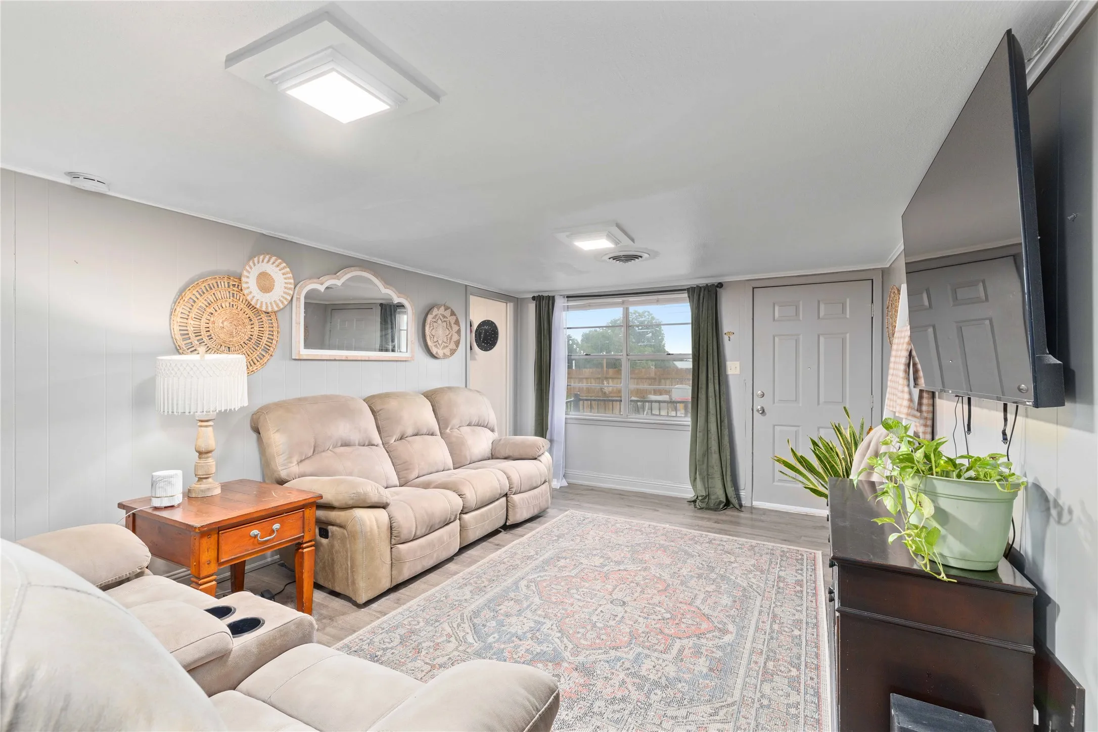 Single Family Residence For Sale in Brown County , 2621 Vine Street, Brownwood, Texas 76801, 4 Bedroom, 2 Bathroom, 1 Garage spaces, 1,450 Sqft, built in 0, mls#21331242, Real Estate Agent in Brownwood, Homes For Sale in Brown county, Homes For Sale in Brownwood, Realtor in Brownwood Texas, Real Estate Brokerage Independent Realty Texas, Luminita Cordes Realtor